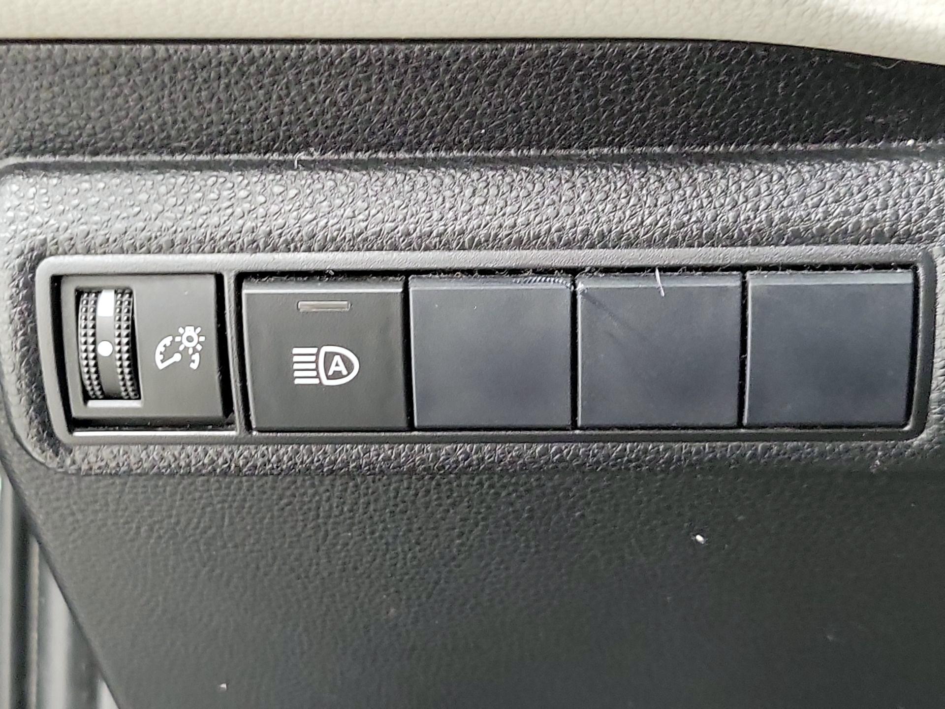 Thumbnail: 2020 Toyota Corolla - 13