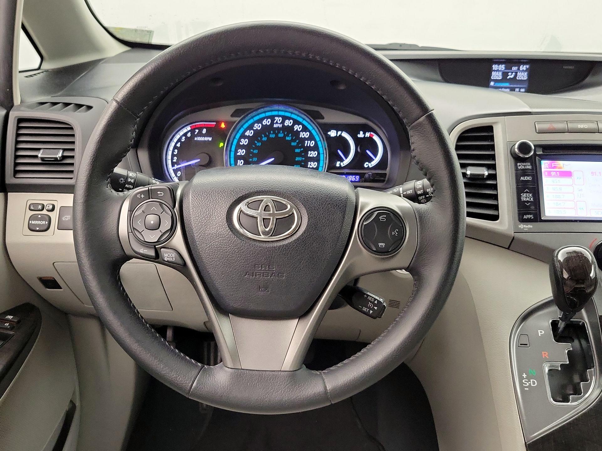 Thumbnail: 2014 Toyota Venza - 10