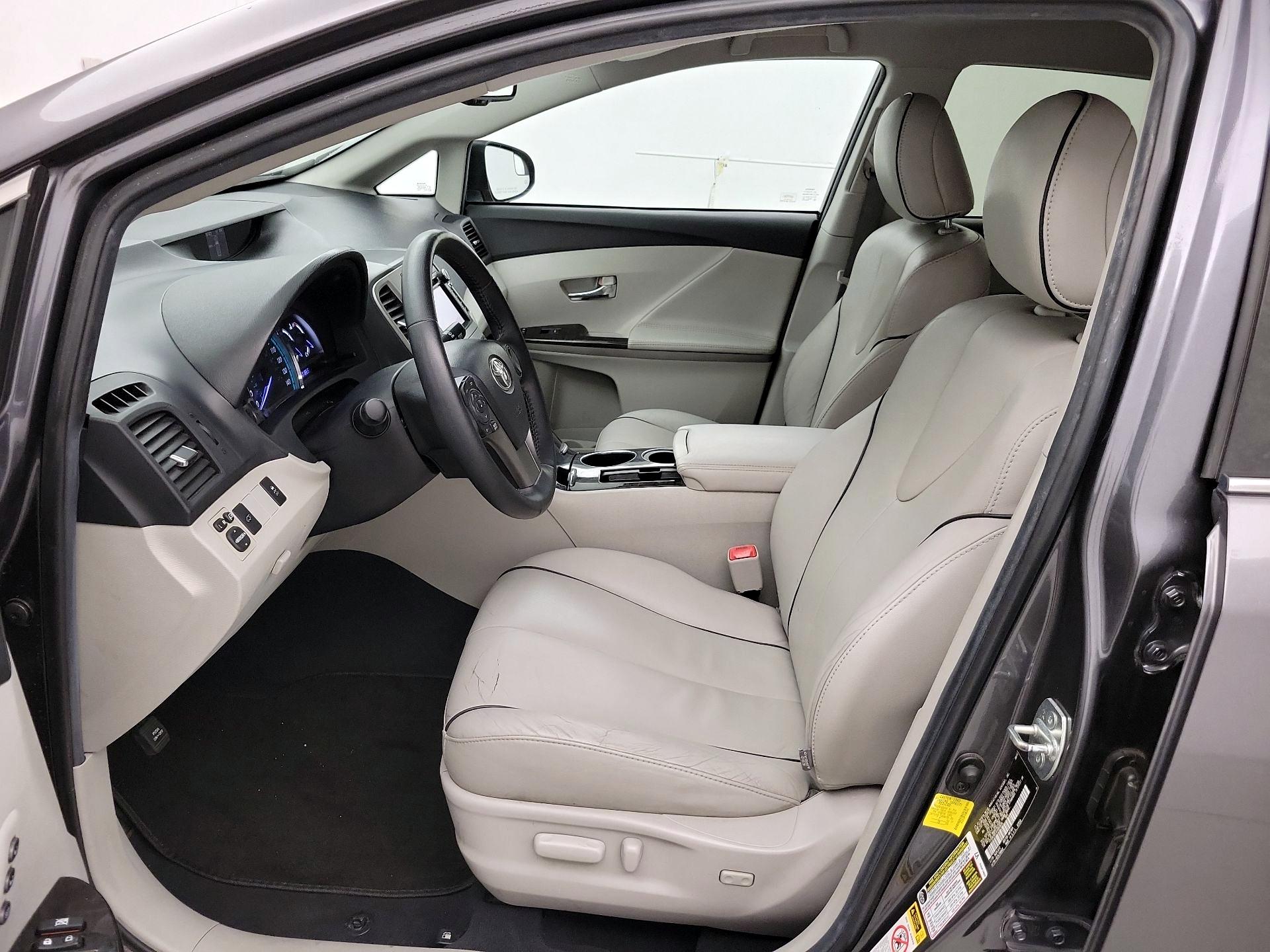 Thumbnail: 2014 Toyota Venza - 11