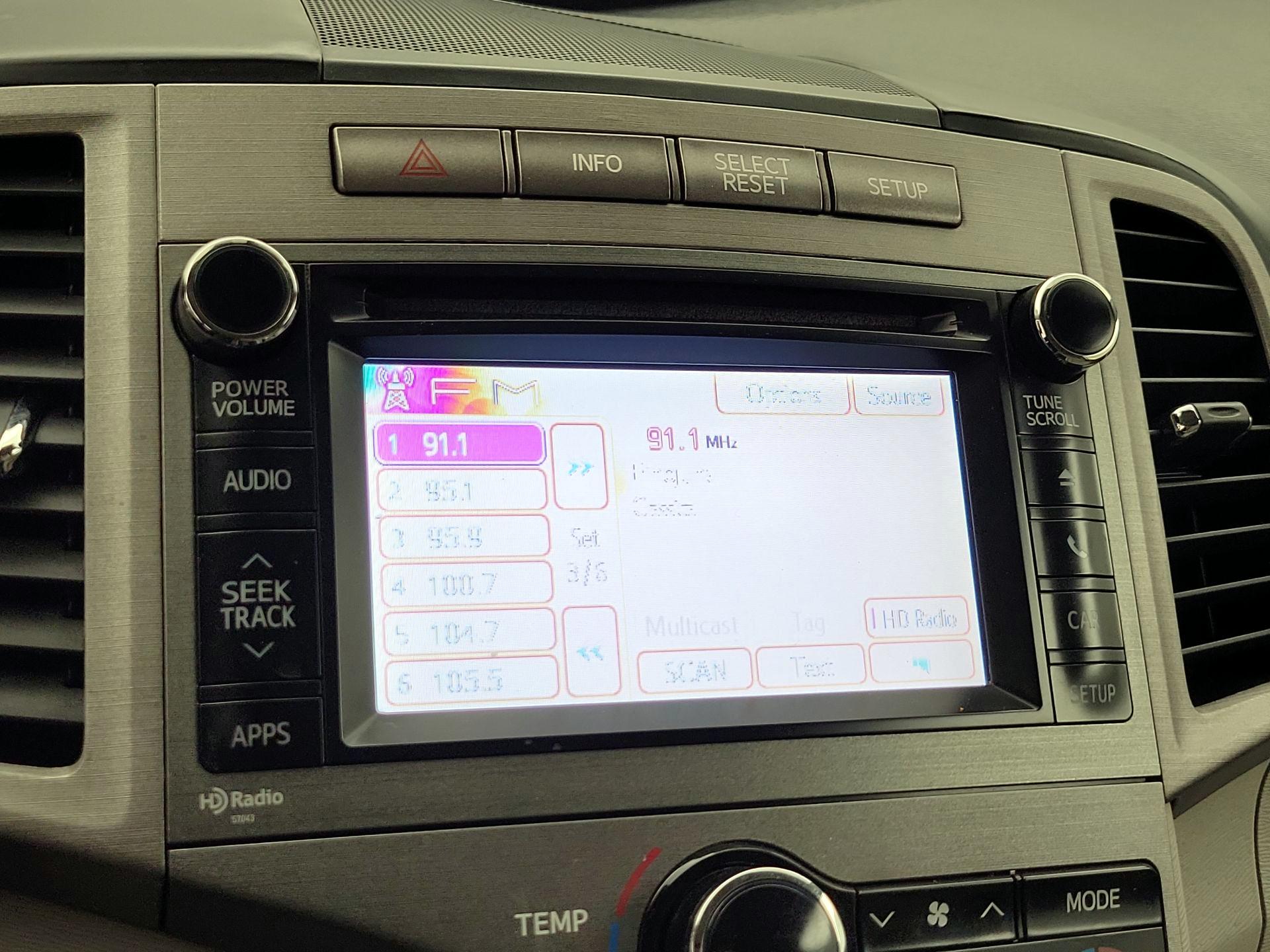 Thumbnail: 2014 Toyota Venza - 15
