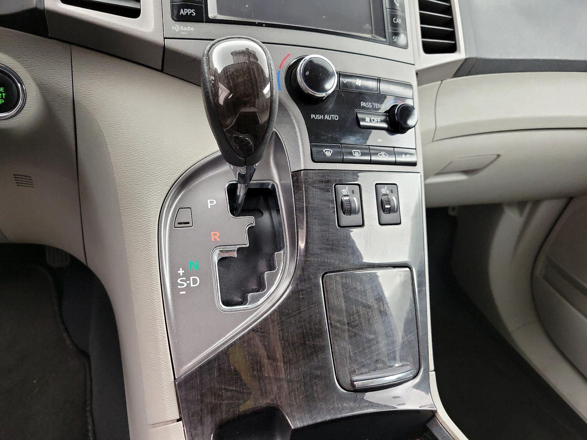 Thumbnail: 2014 Toyota Venza - 17