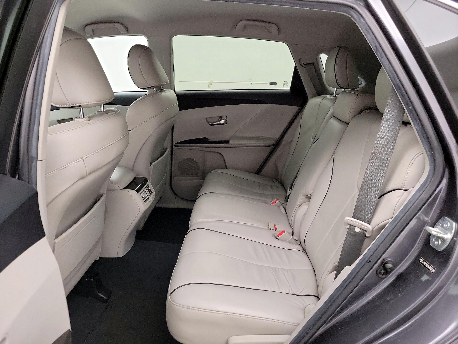 Thumbnail: 2014 Toyota Venza - 19
