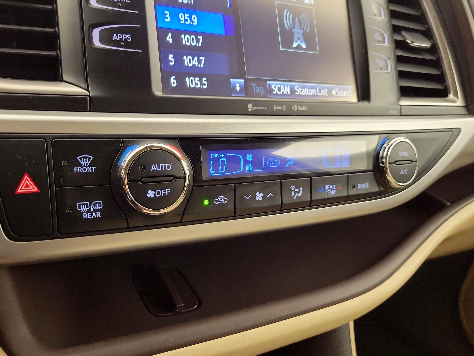 Thumbnail: 2018 Toyota Highlander - 16