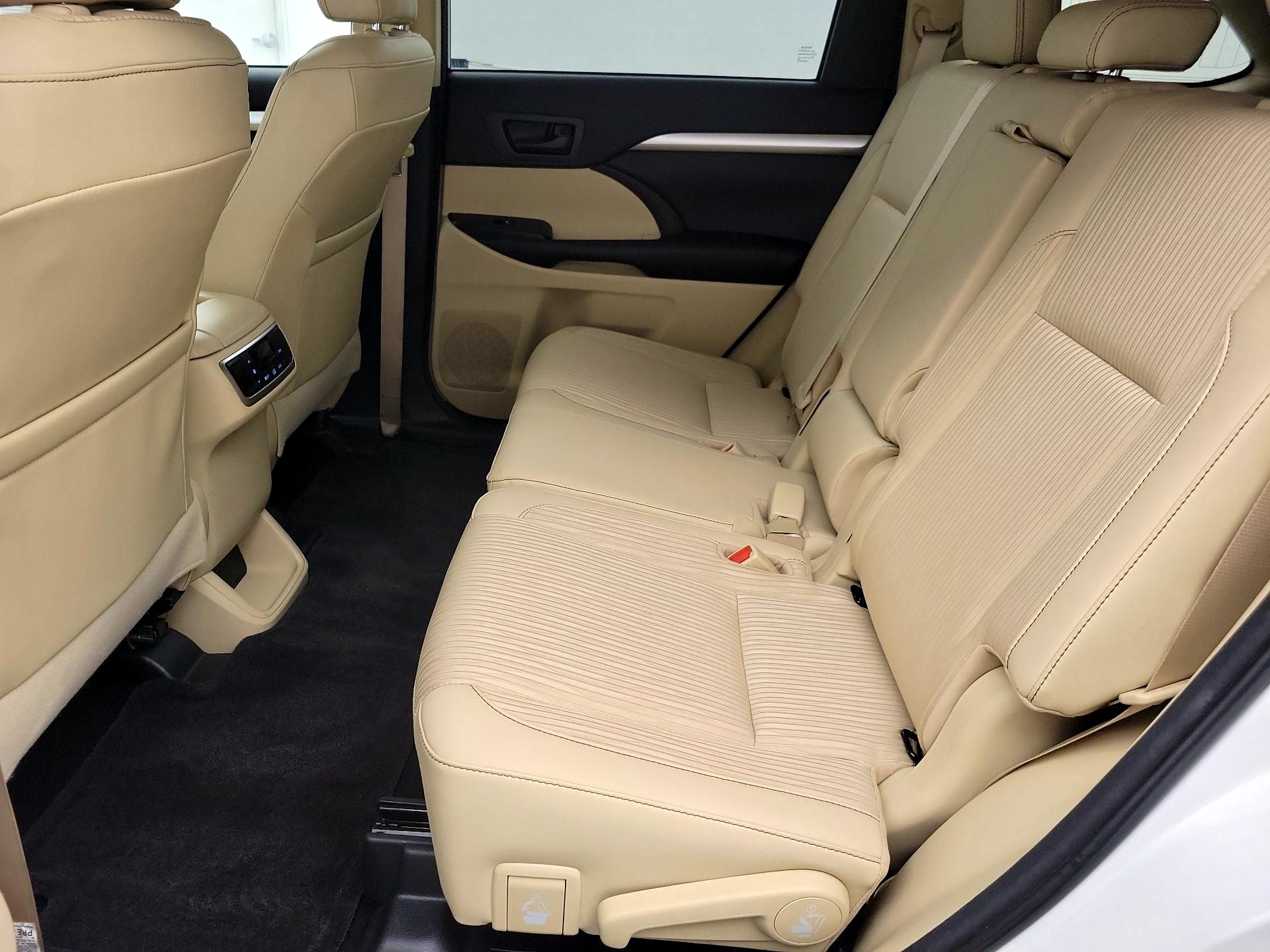 Thumbnail: 2018 Toyota Highlander - 19