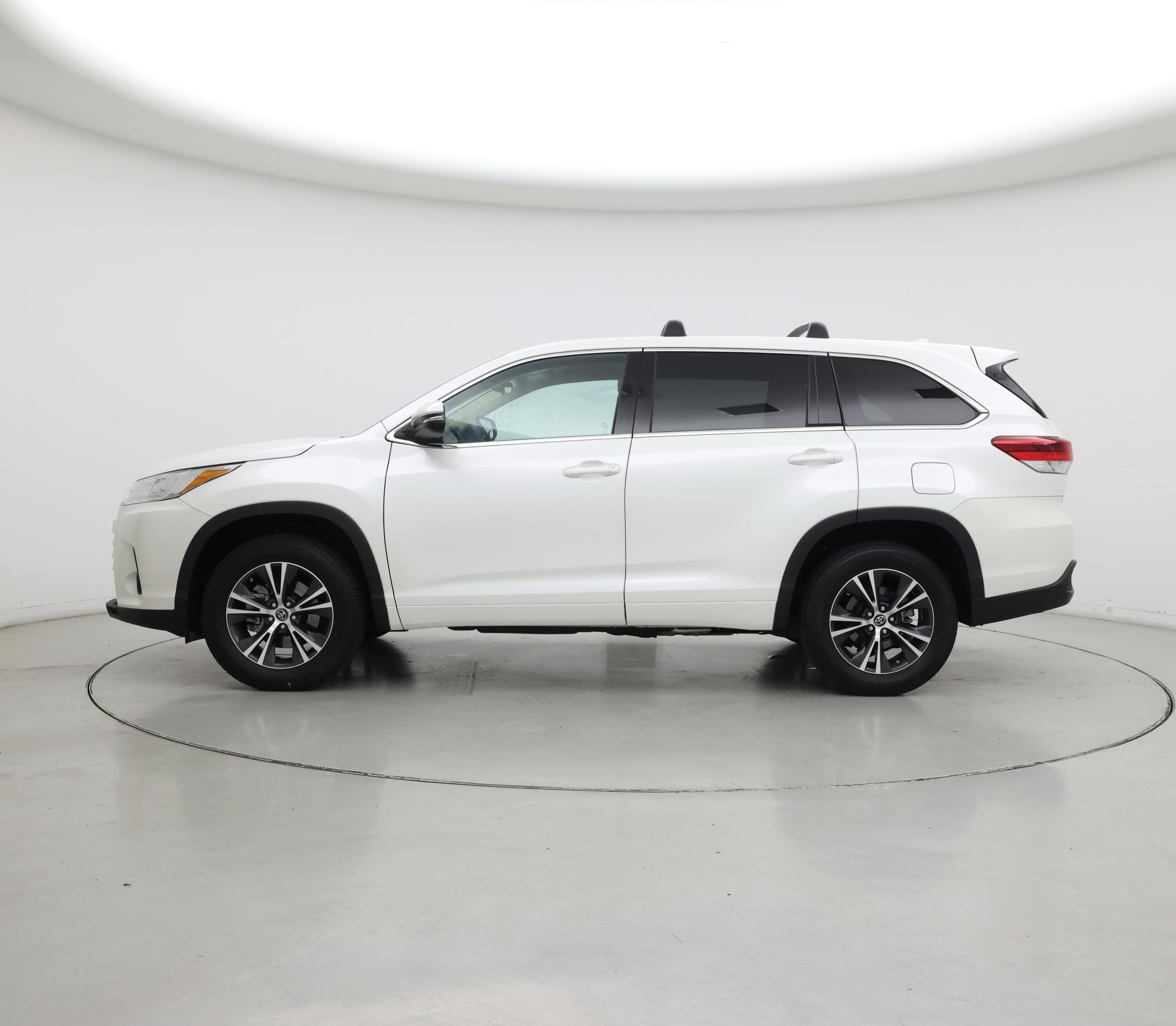 Thumbnail: 2018 Toyota Highlander - 3