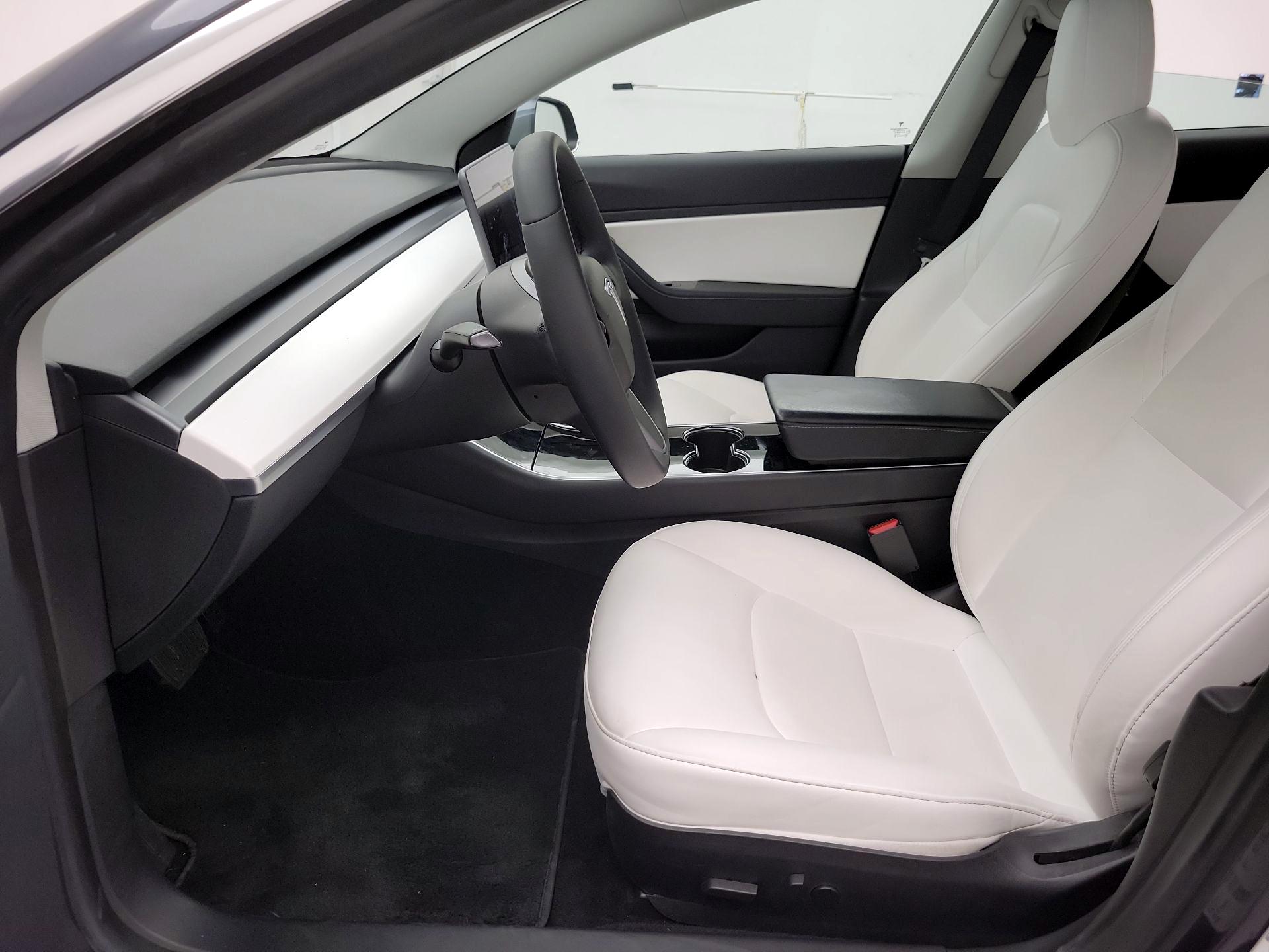 Thumbnail: 2019 Tesla Model 3 - 11