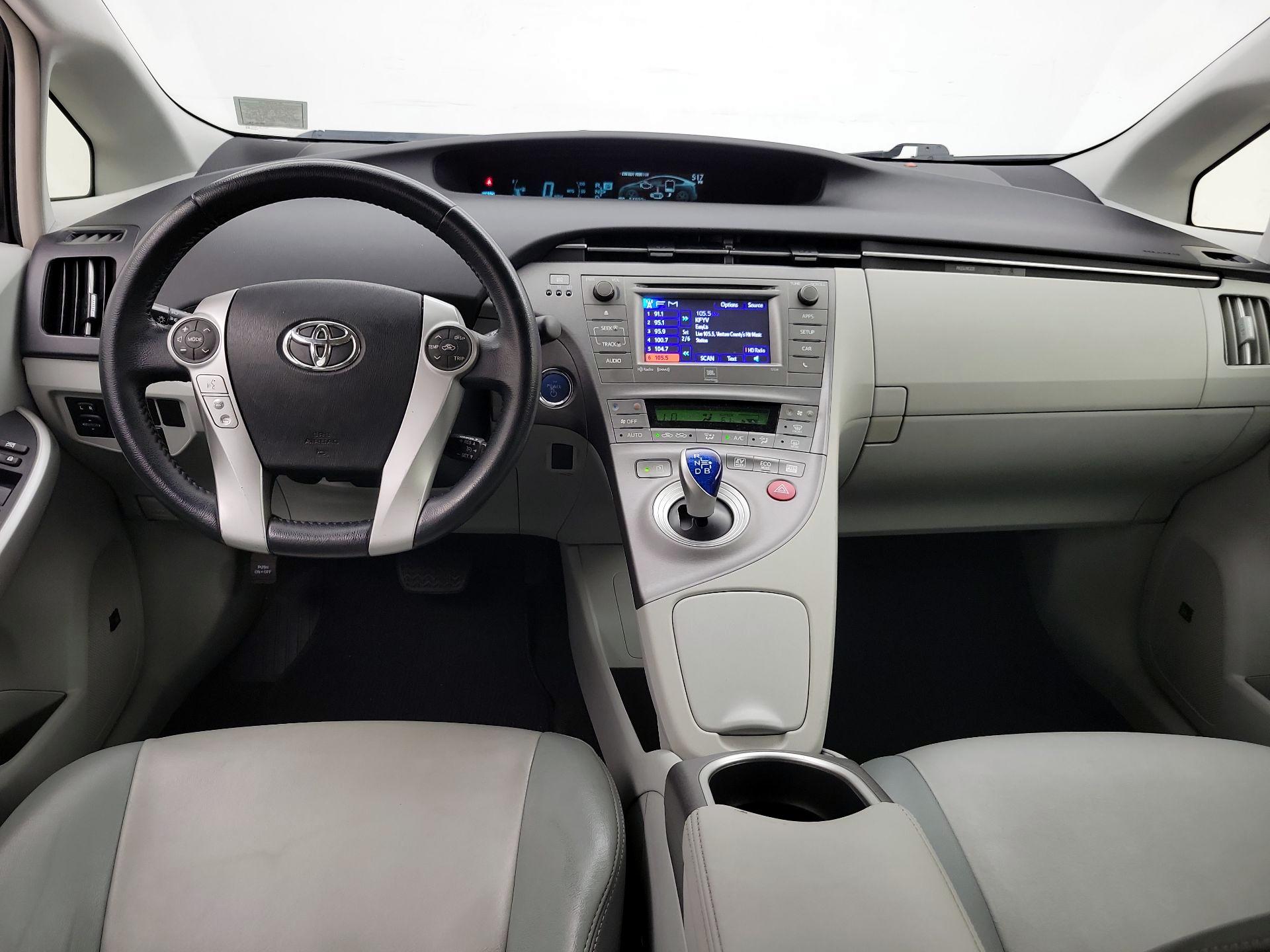 Thumbnail: 2014 Toyota Prius - 9