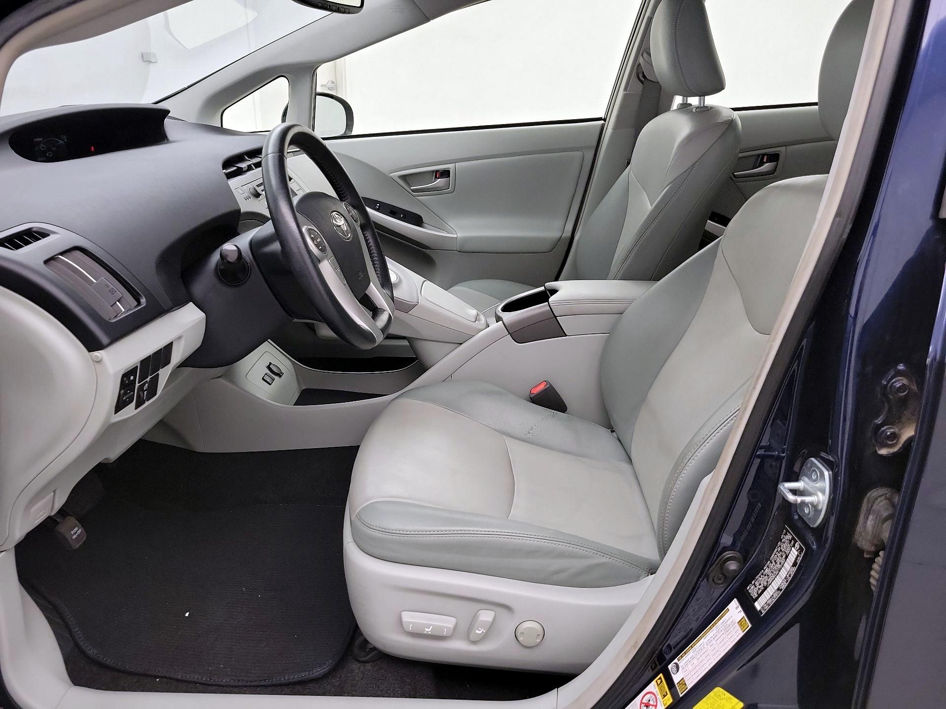 Thumbnail: 2014 Toyota Prius - 11