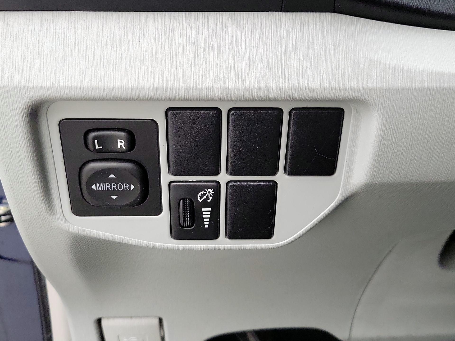 Thumbnail: 2014 Toyota Prius - 13