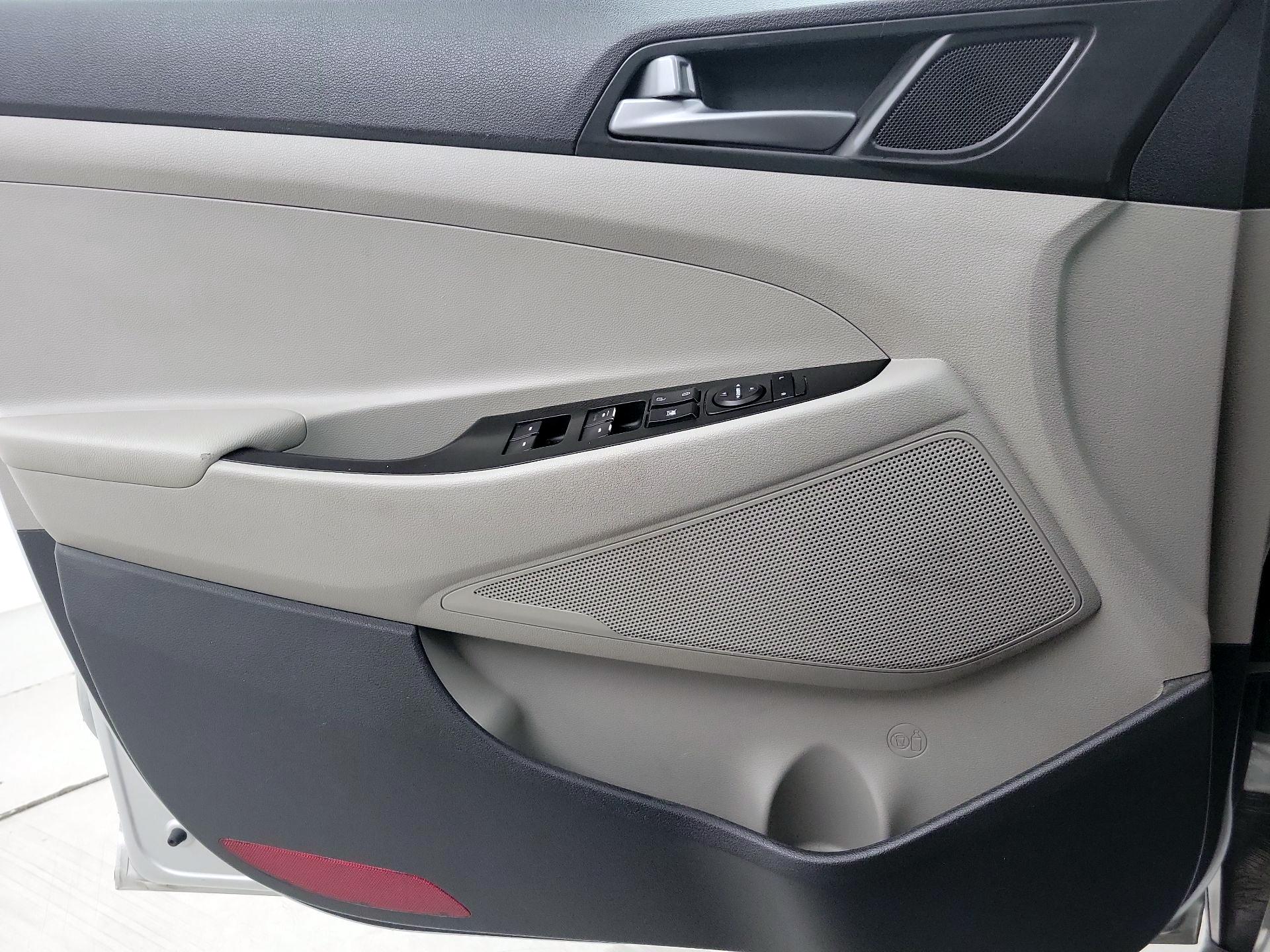 Thumbnail: 2017 Hyundai Tucson - 12
