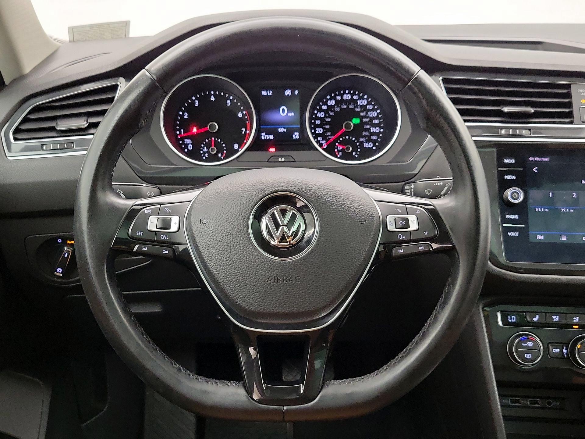 Thumbnail: 2018 Volkswagen Tiguan - 10