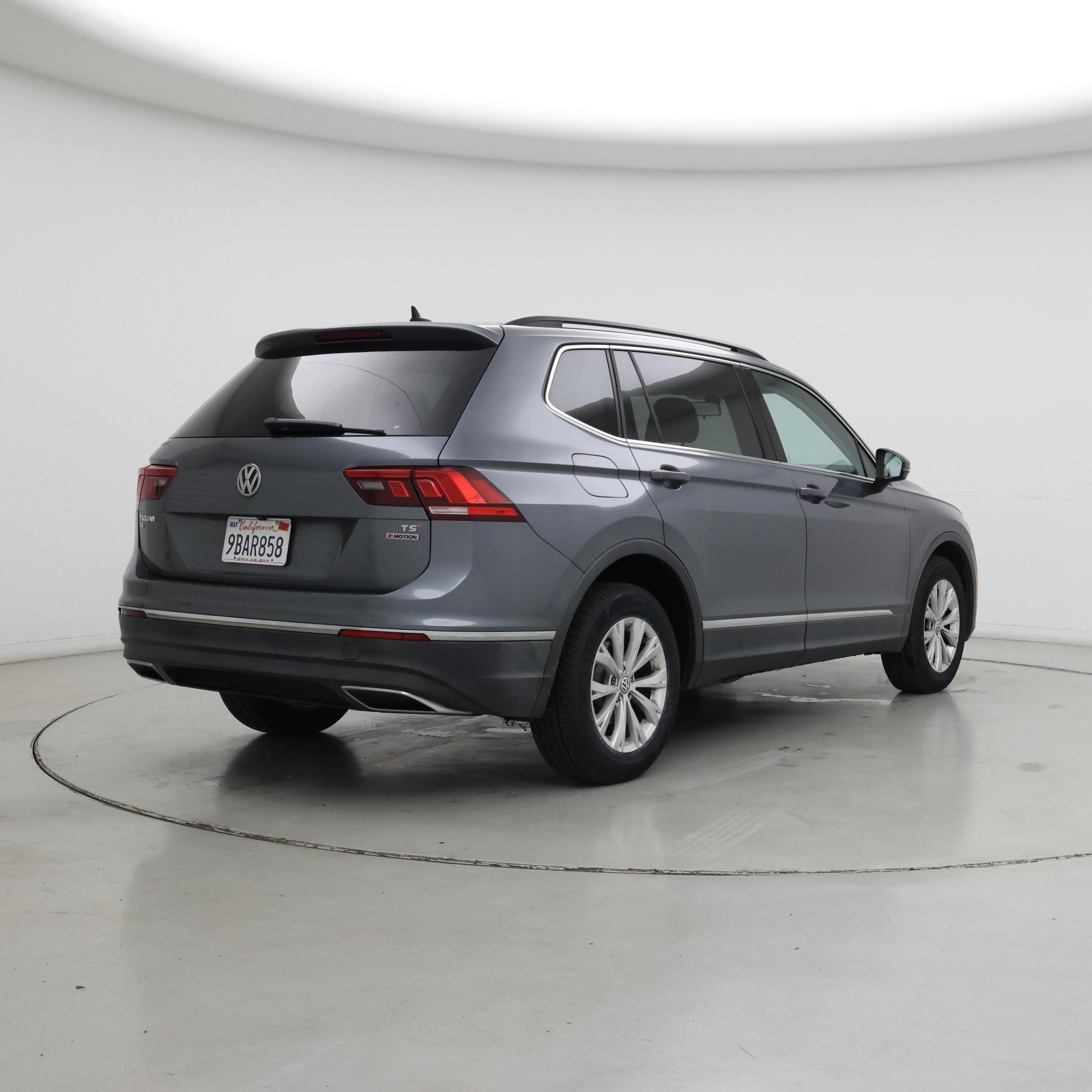Thumbnail: 2018 Volkswagen Tiguan - 8