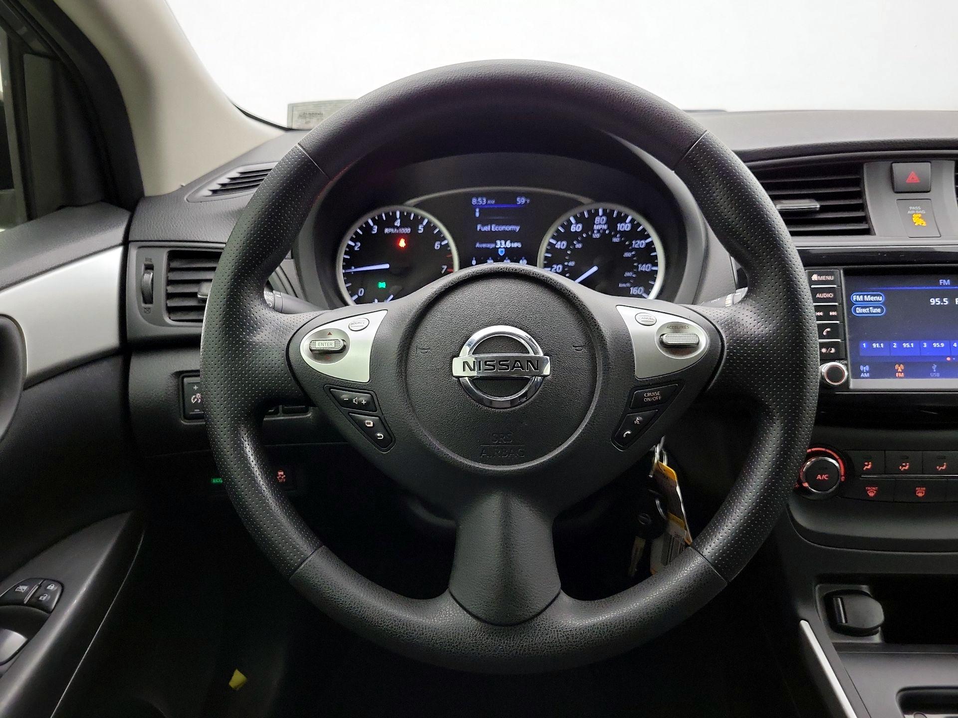 Thumbnail: 2019 Nissan Sentra - 10