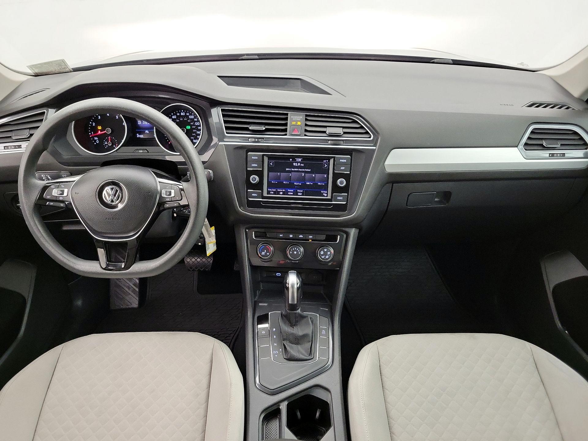 Thumbnail: 2020 Volkswagen Tiguan - 9