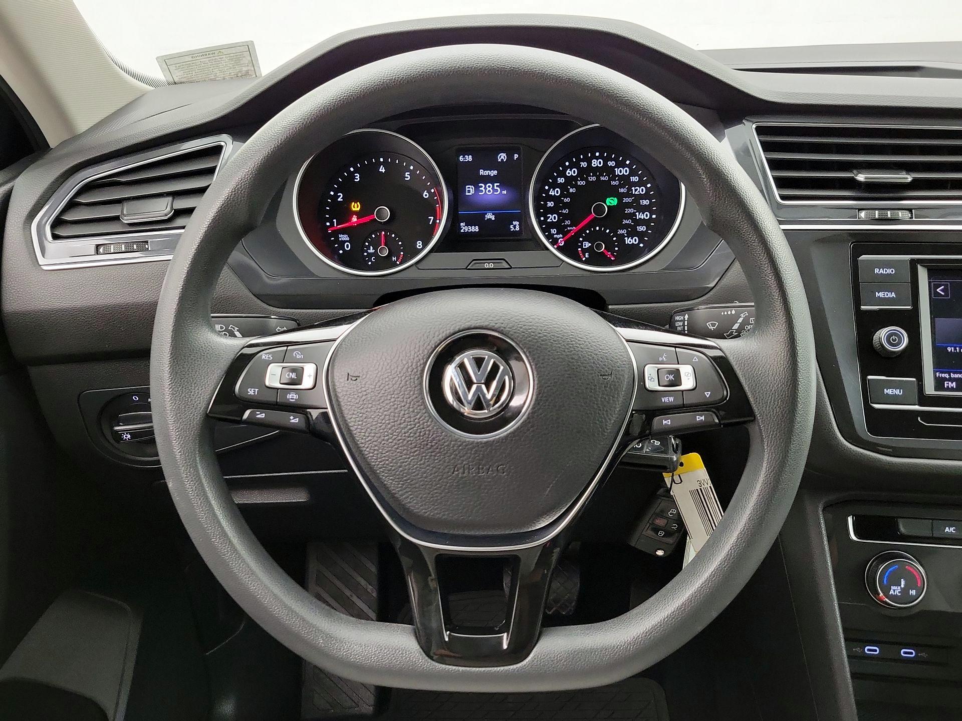 Thumbnail: 2020 Volkswagen Tiguan - 10