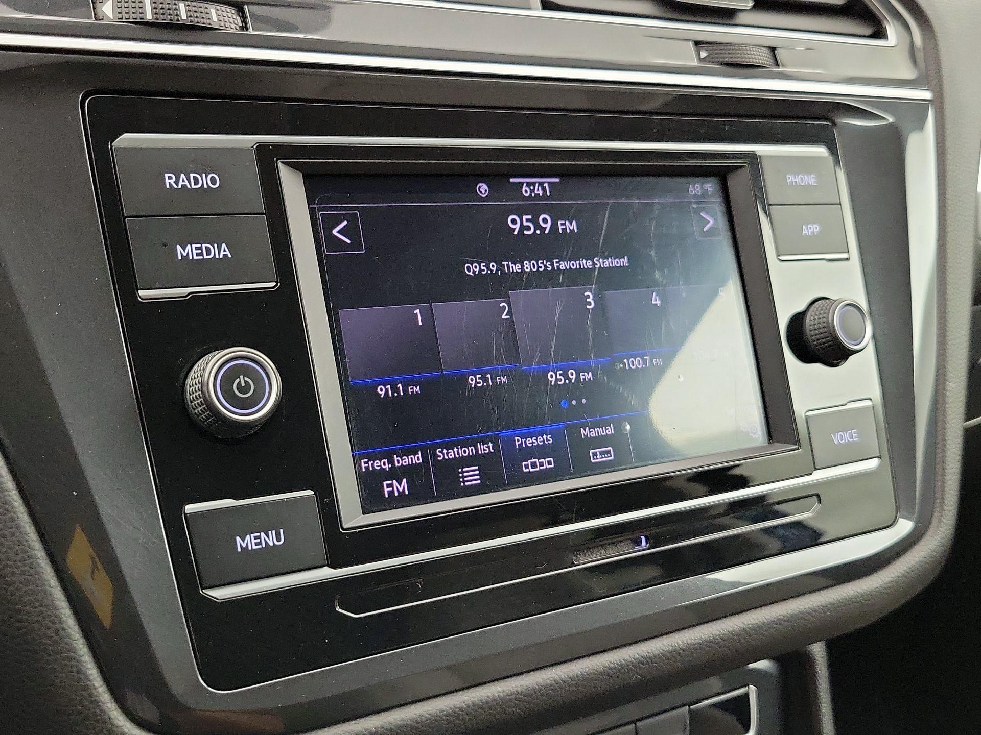 Thumbnail: 2020 Volkswagen Tiguan - 15