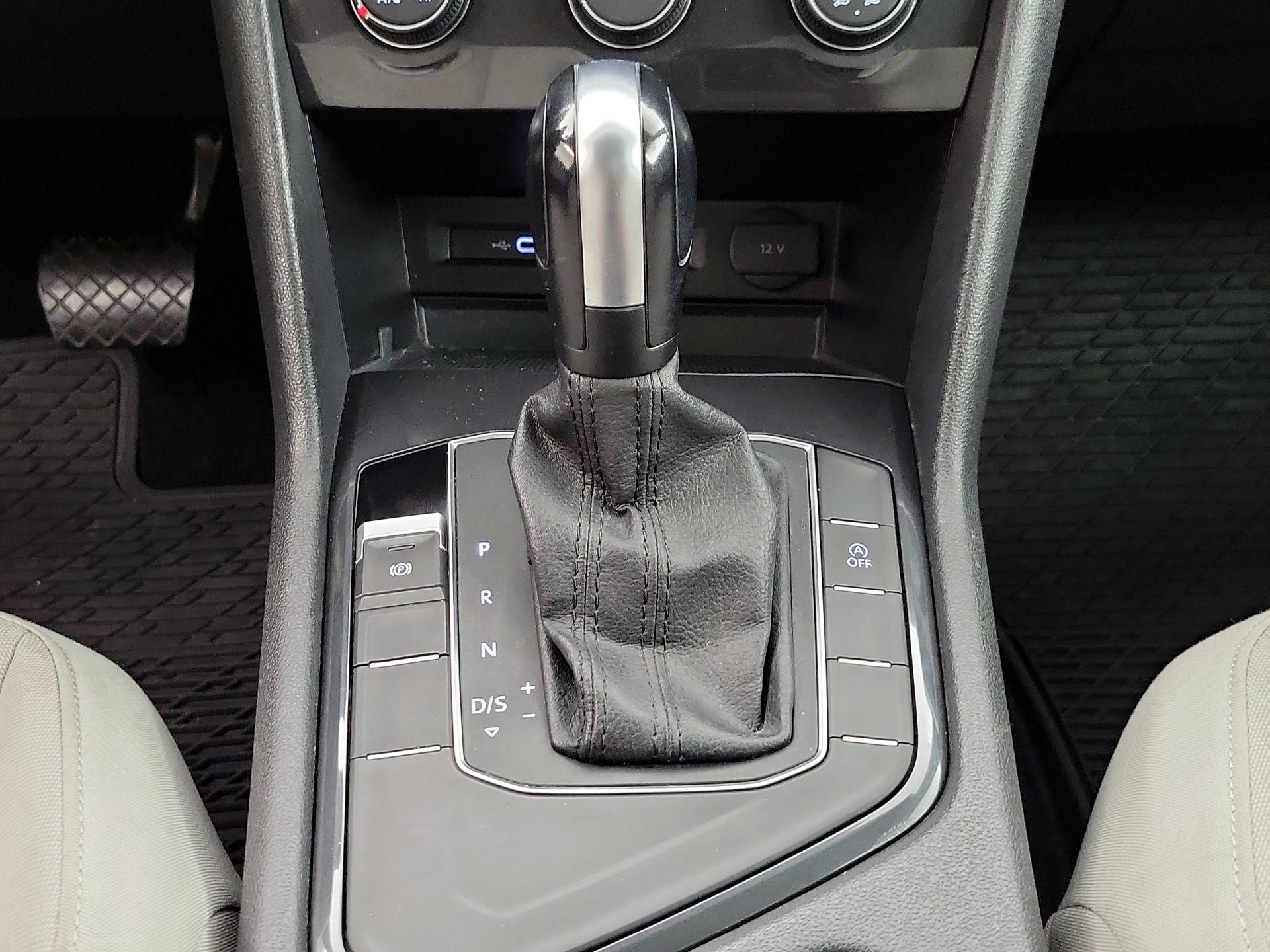 Thumbnail: 2020 Volkswagen Tiguan - 17