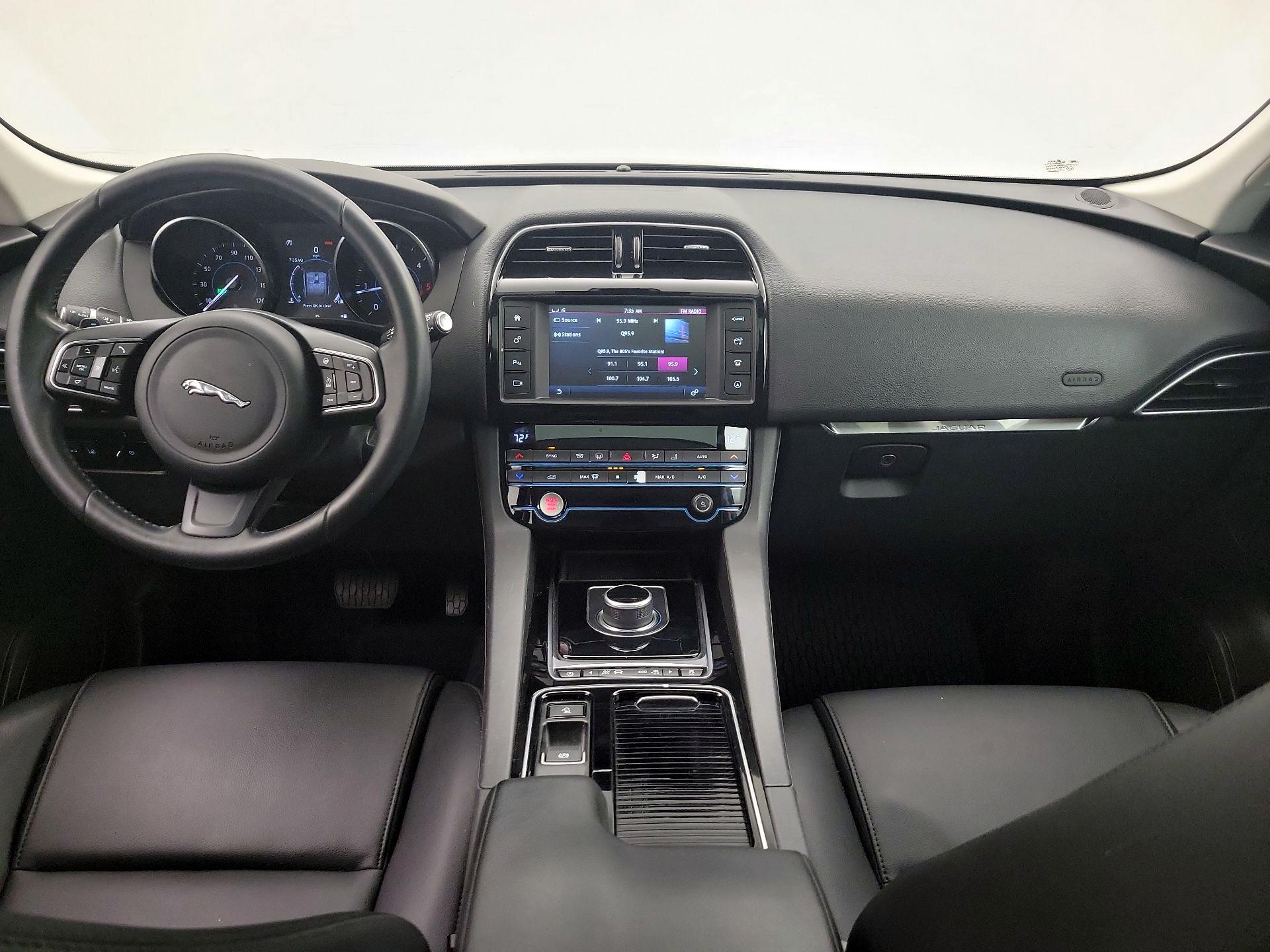 Thumbnail: 2018 Jaguar F-Pace - 9