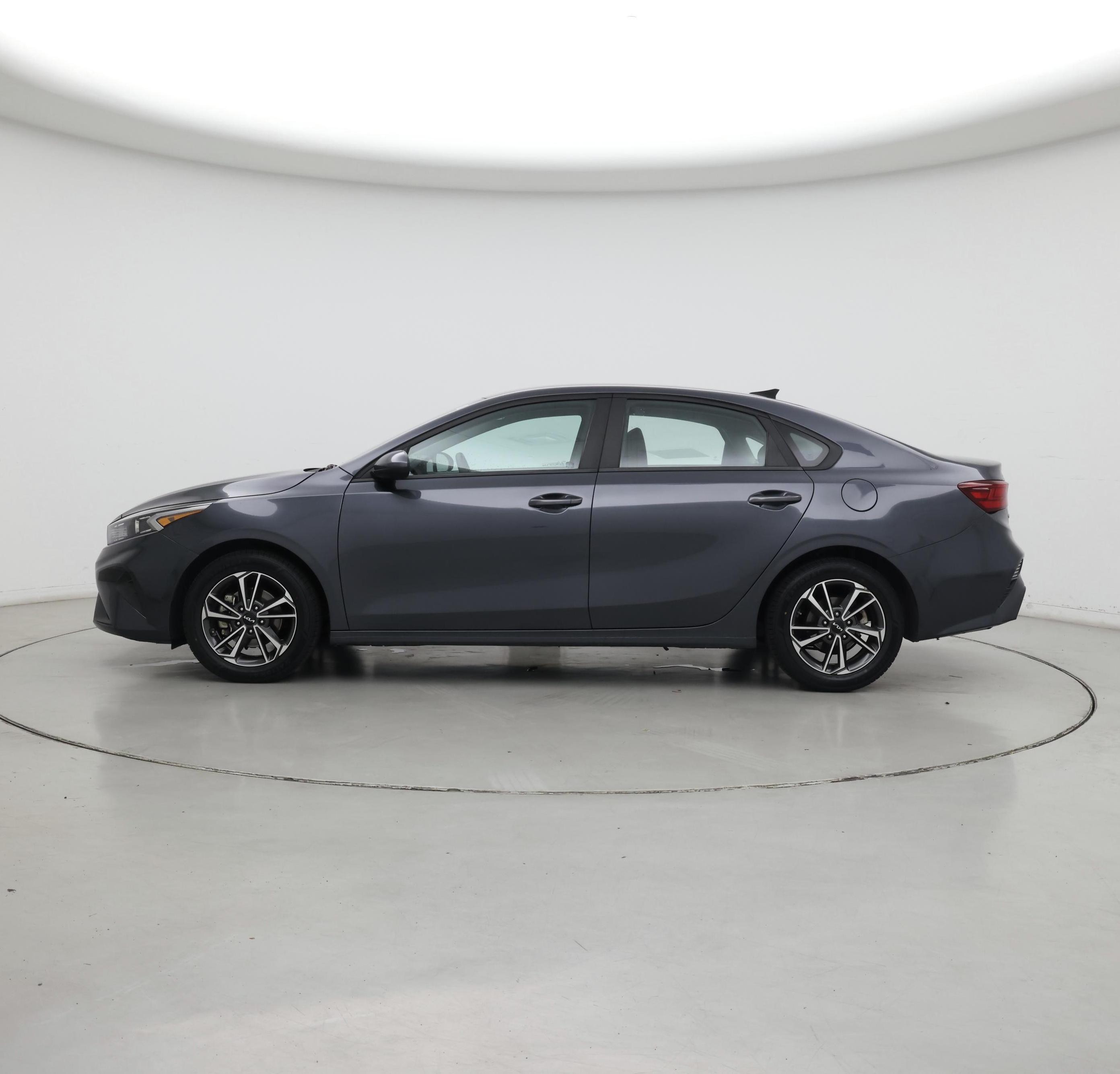 Thumbnail: 2023 Kia Forte - 3