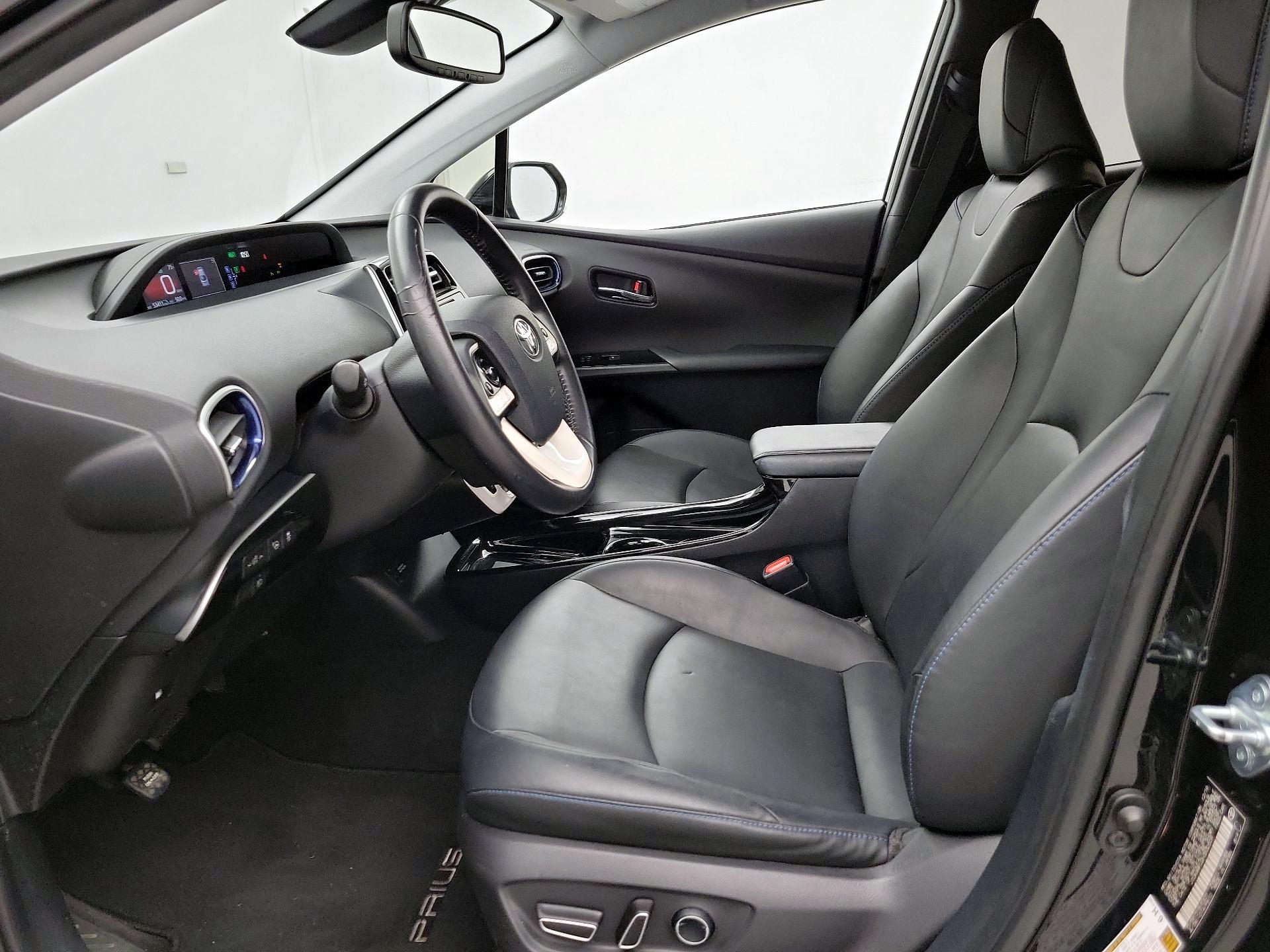 Thumbnail: 2017 Toyota Prius - 11