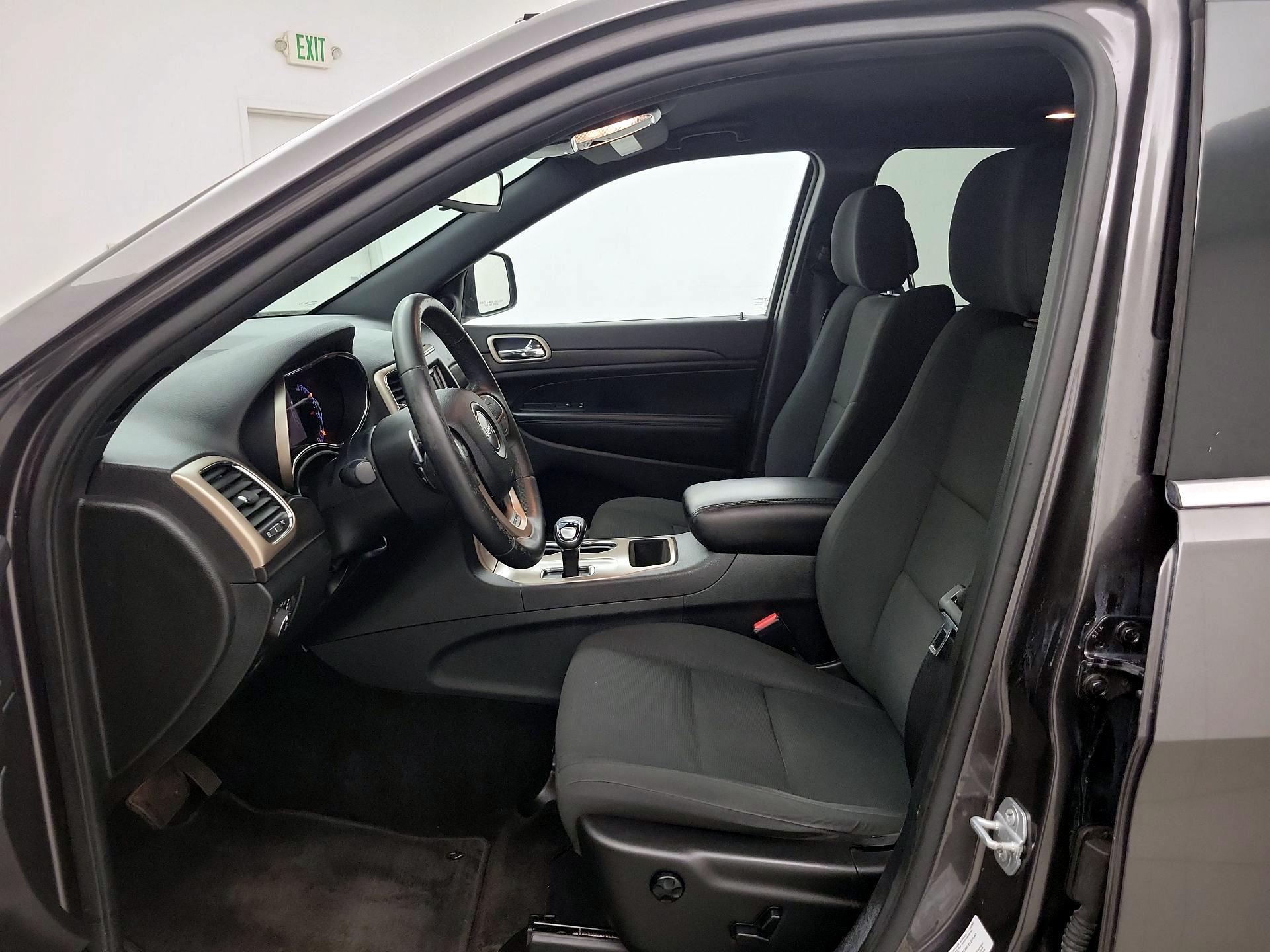 Thumbnail: 2015 Jeep Grand Cherokee - 11