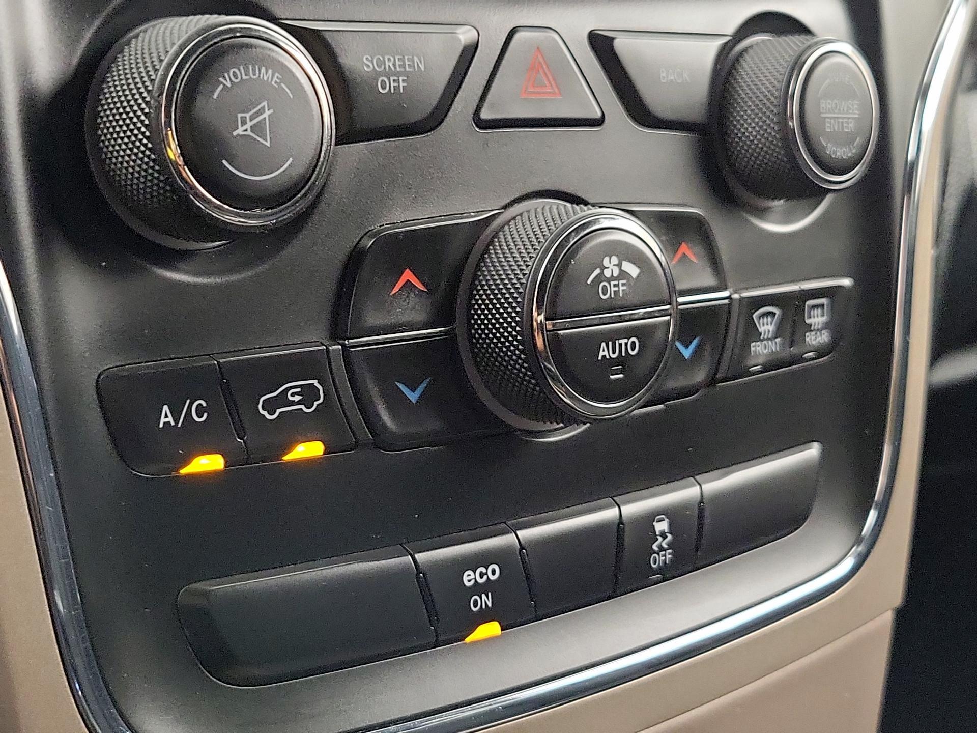 Thumbnail: 2015 Jeep Grand Cherokee - 15