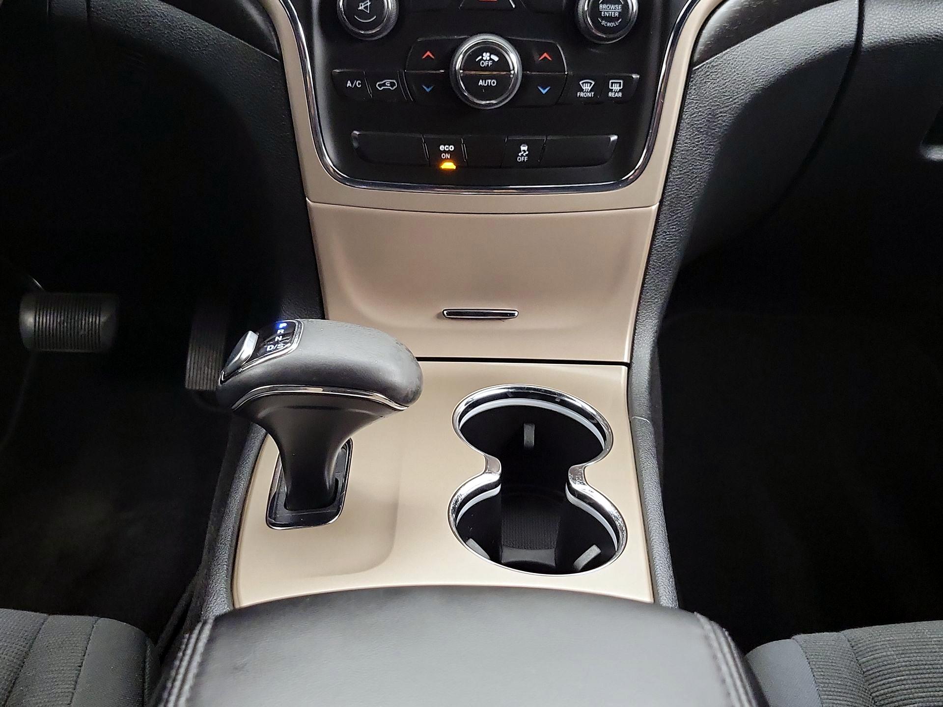 Thumbnail: 2015 Jeep Grand Cherokee - 16