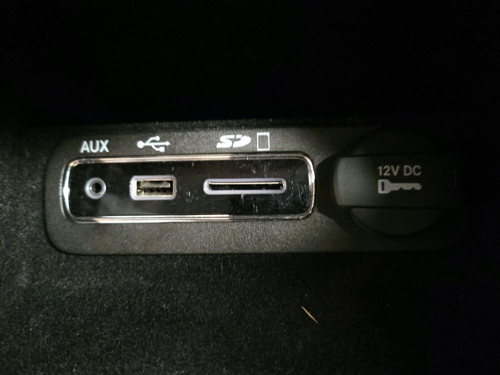 Thumbnail: 2015 Jeep Grand Cherokee - 17