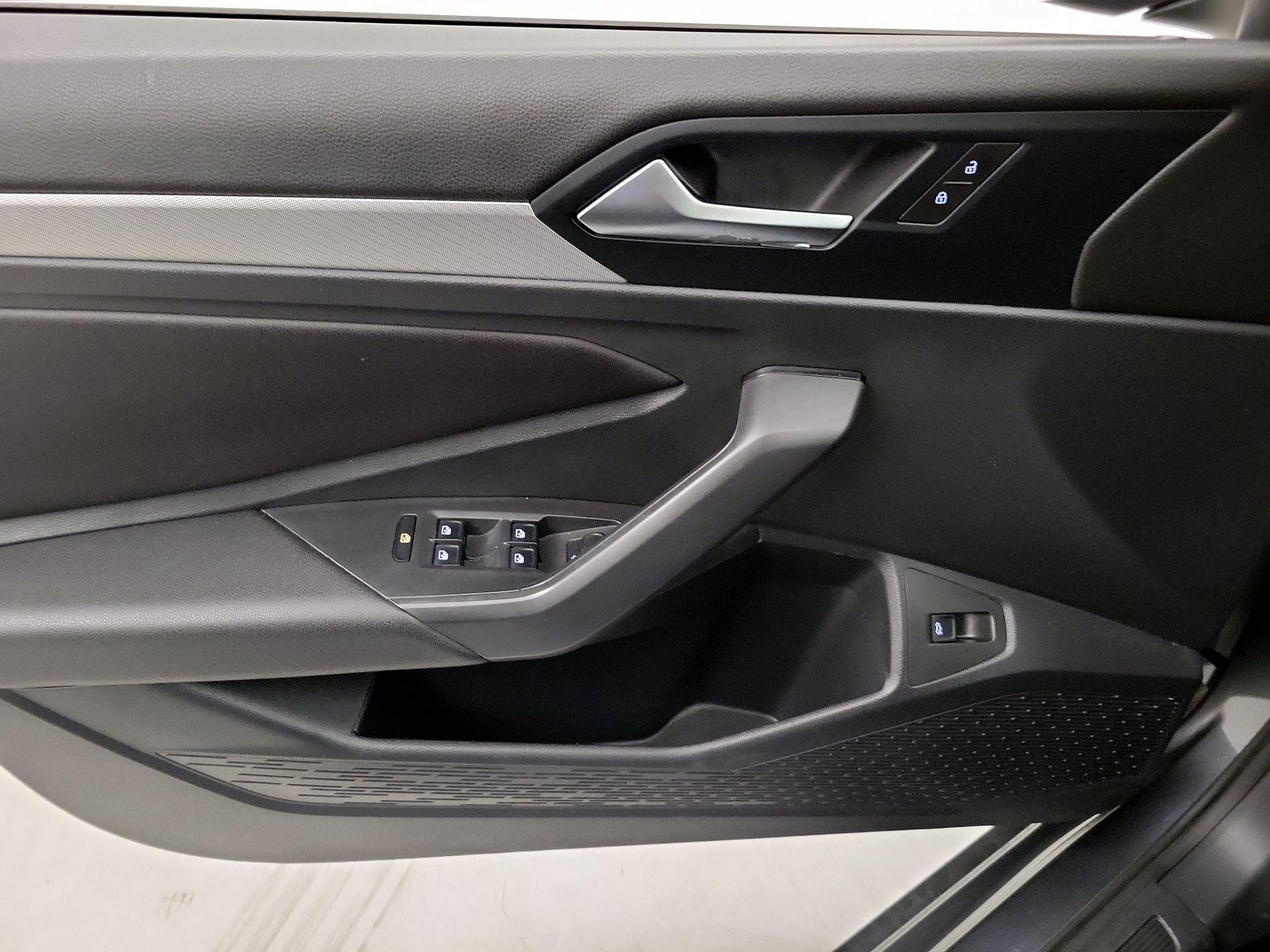 Thumbnail: 2019 Volkswagen Jetta - 12