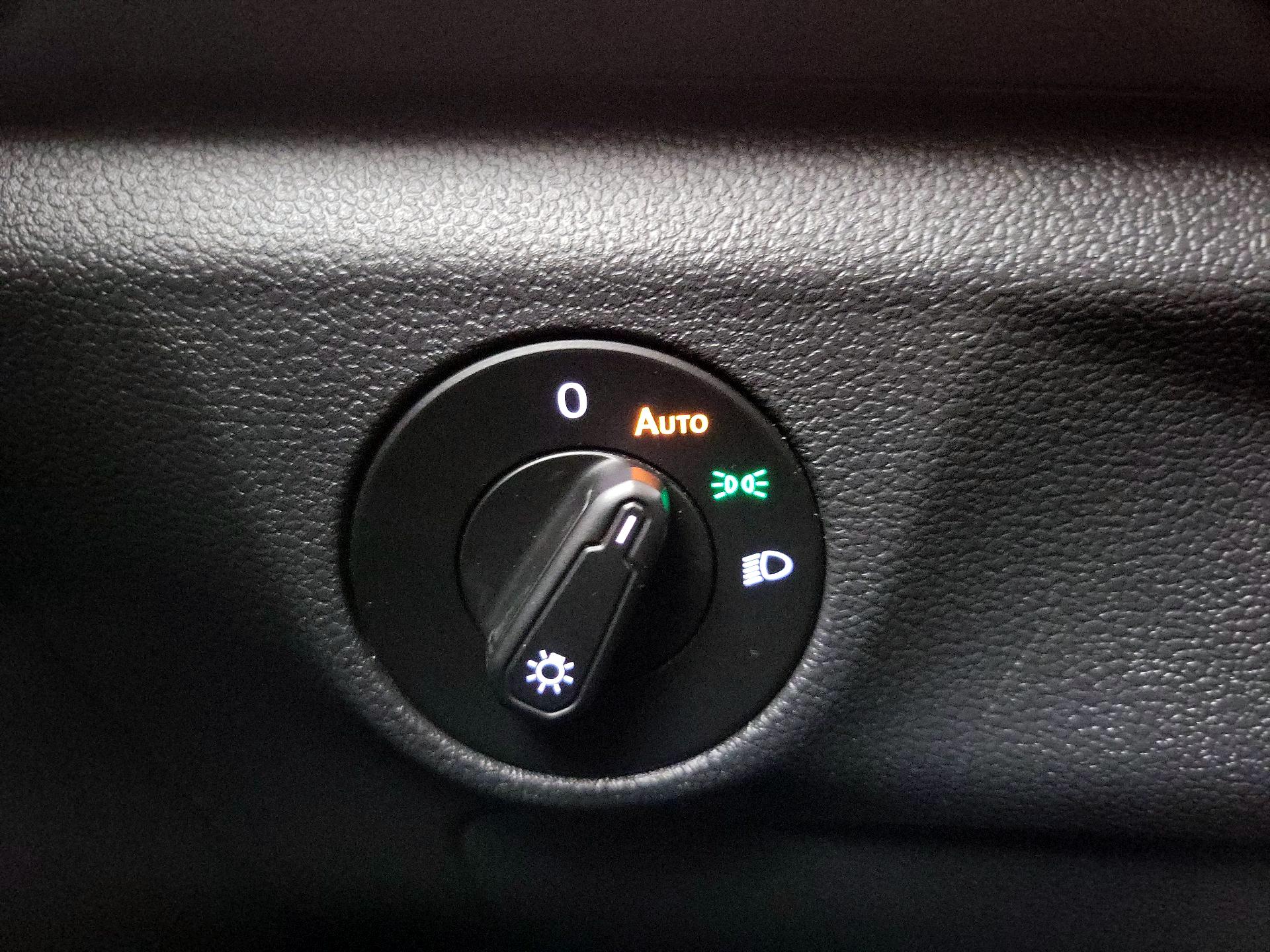 Thumbnail: 2019 Volkswagen Jetta - 13