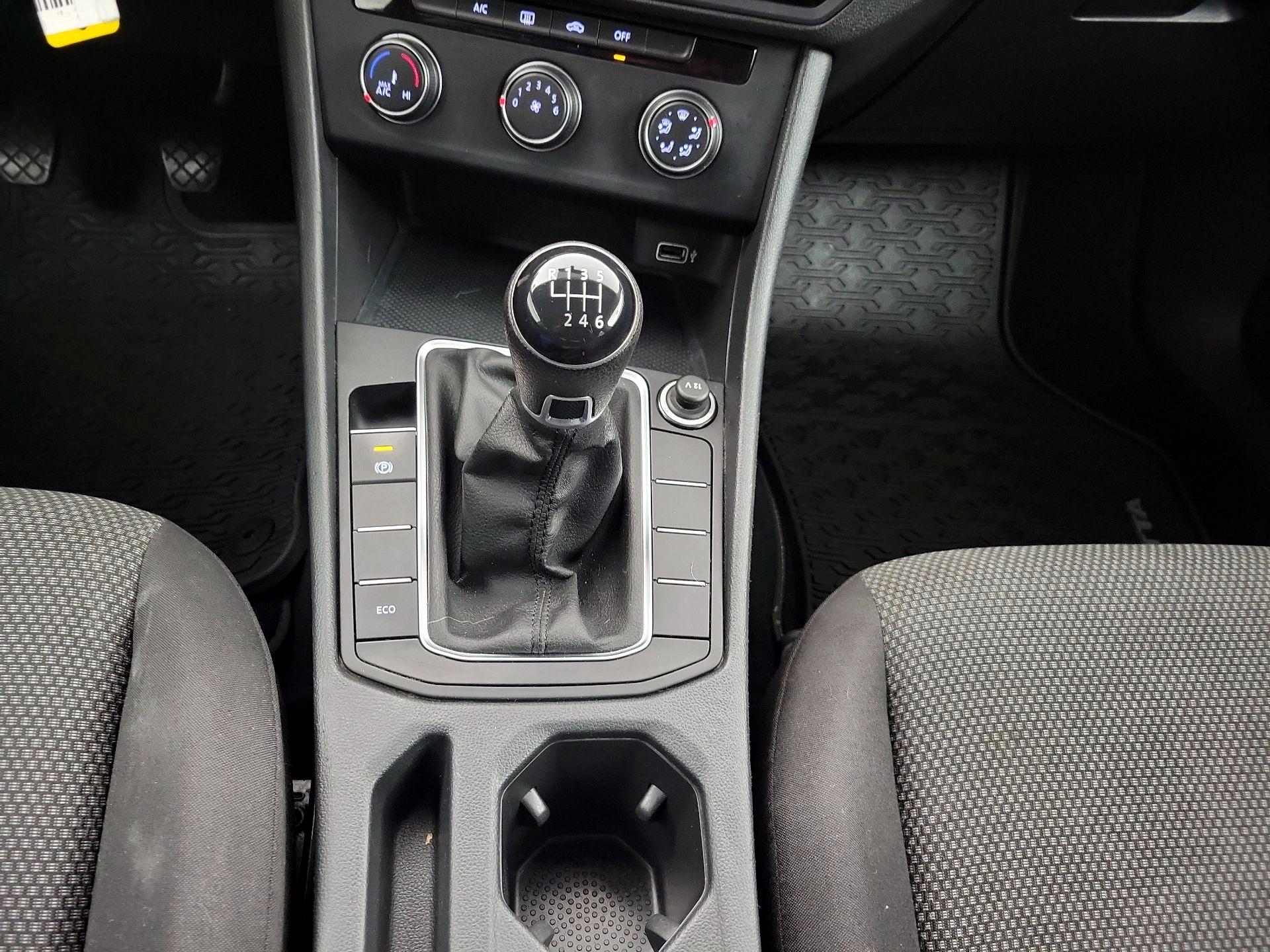 Thumbnail: 2019 Volkswagen Jetta - 17