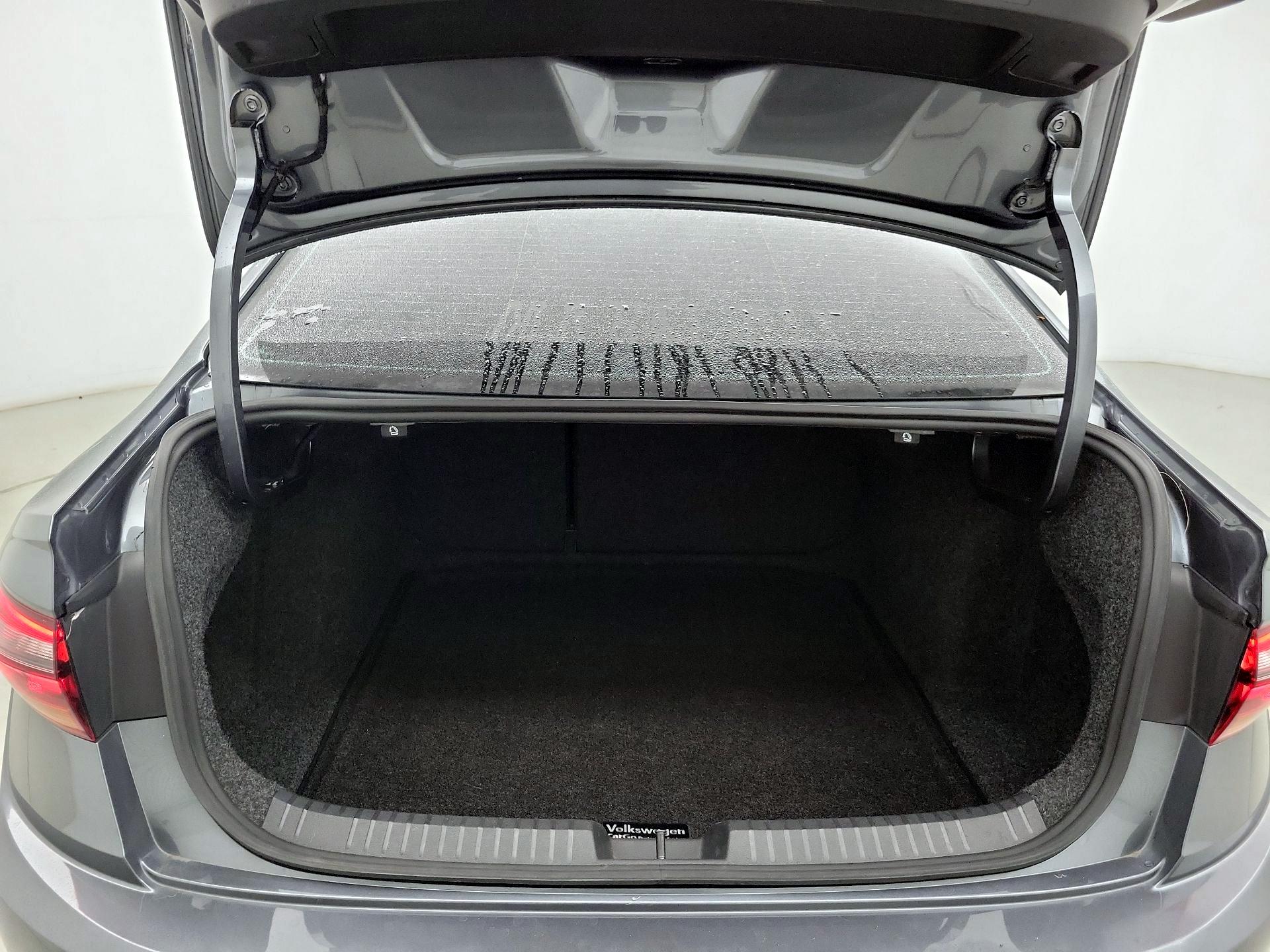 Thumbnail: 2019 Volkswagen Jetta - 20