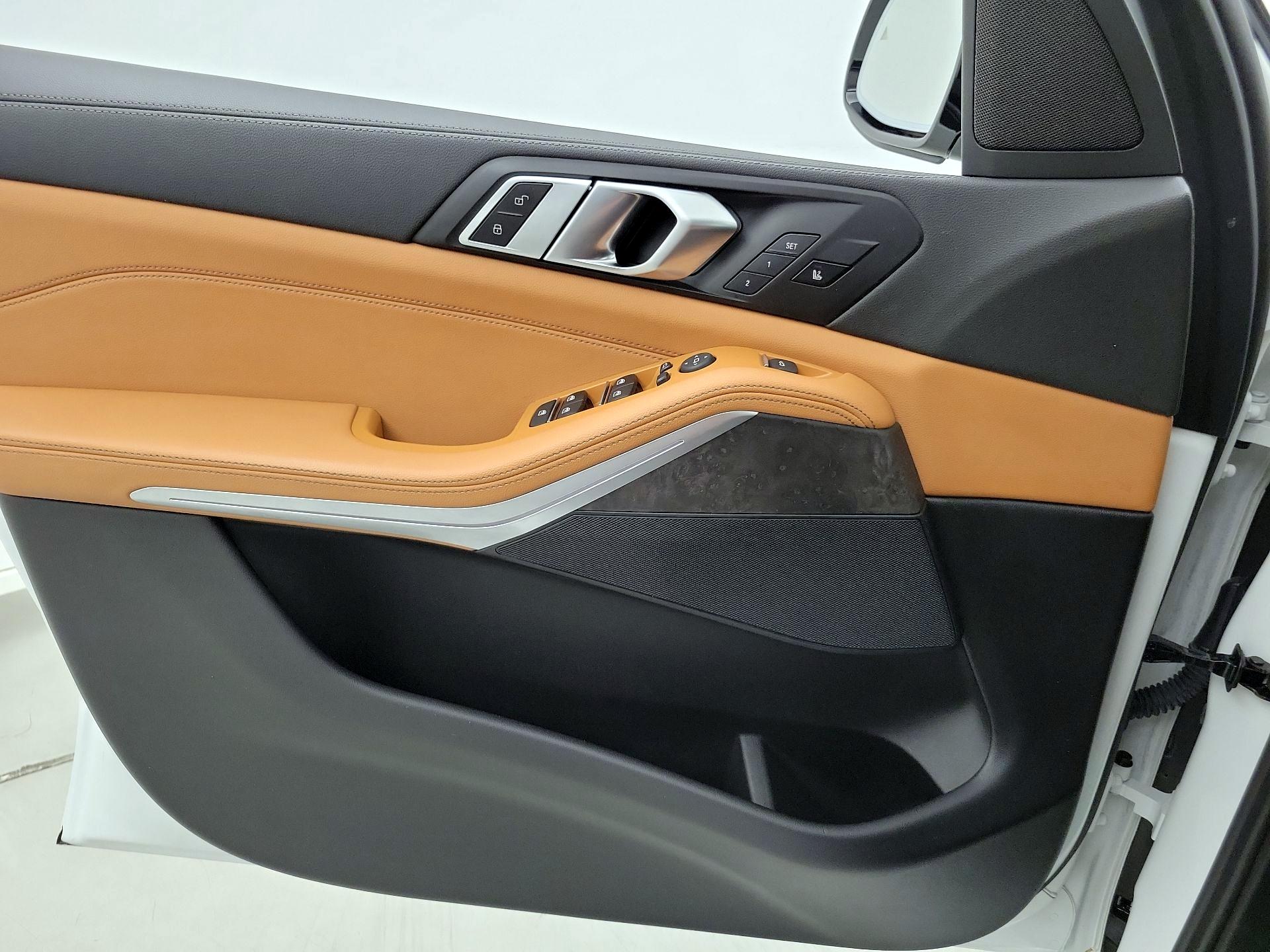 Thumbnail: 2022 BMW X5 - 12