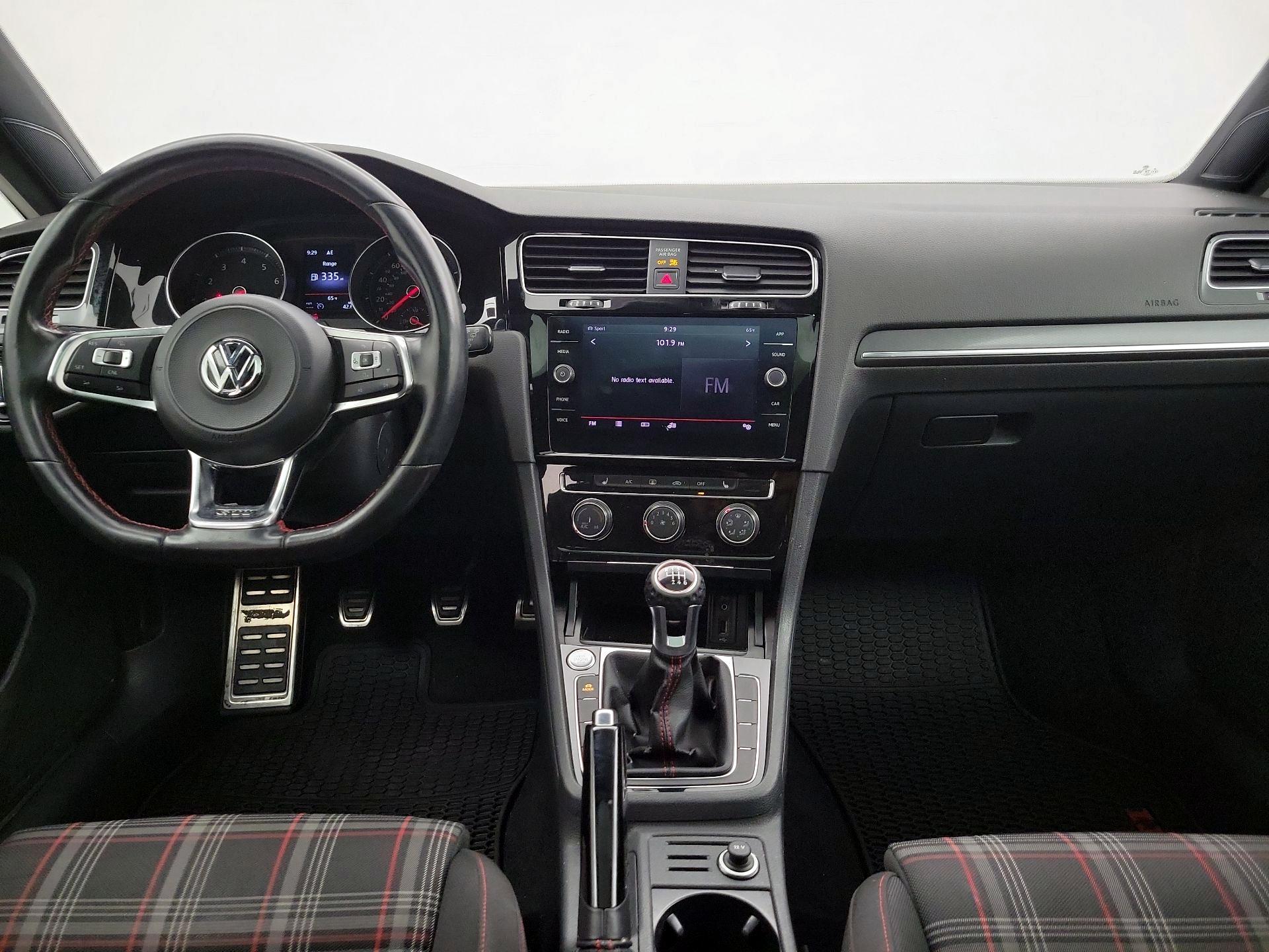 Thumbnail: 2018 Volkswagen Golf - 9