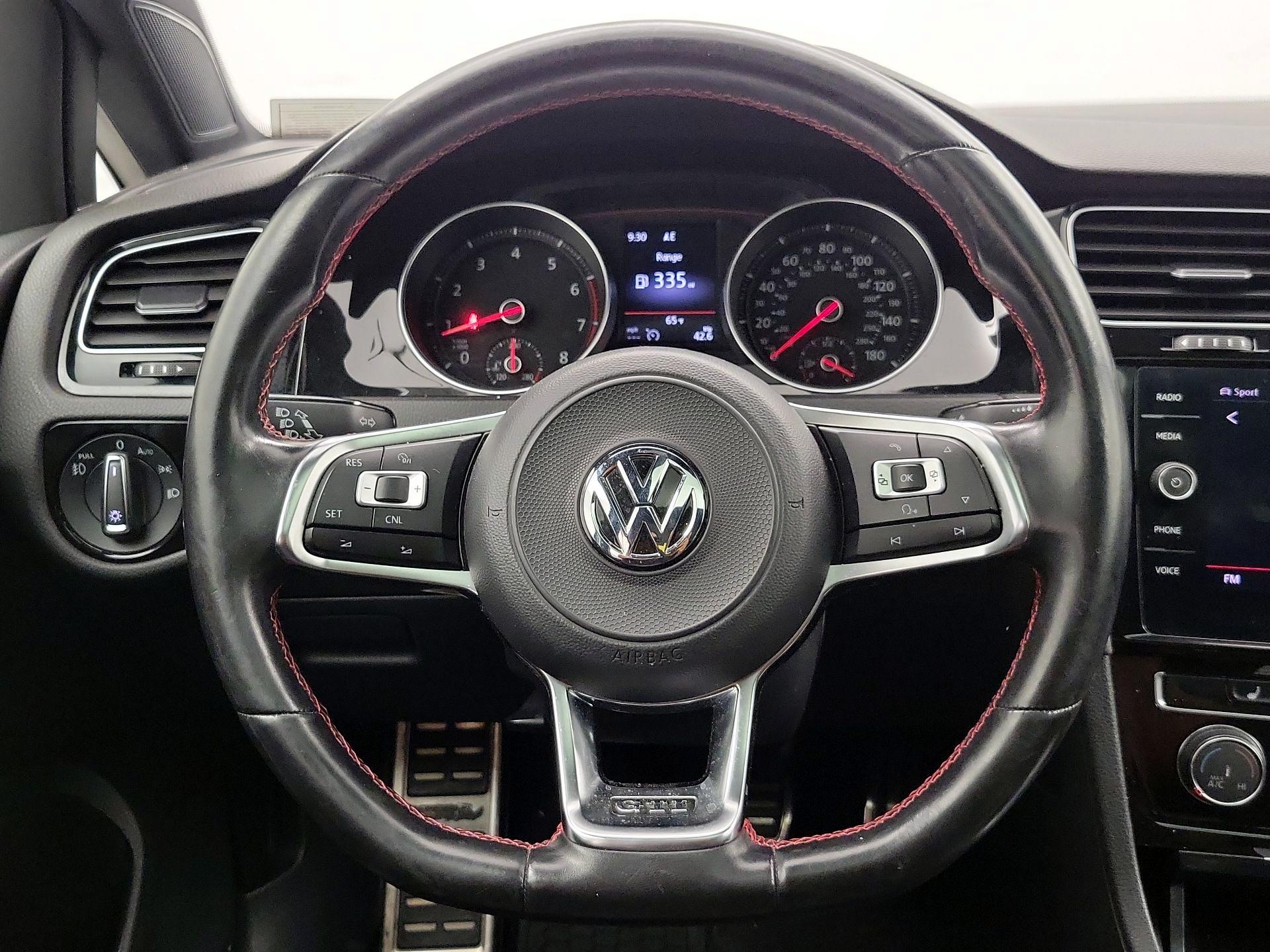 Thumbnail: 2018 Volkswagen Golf - 10