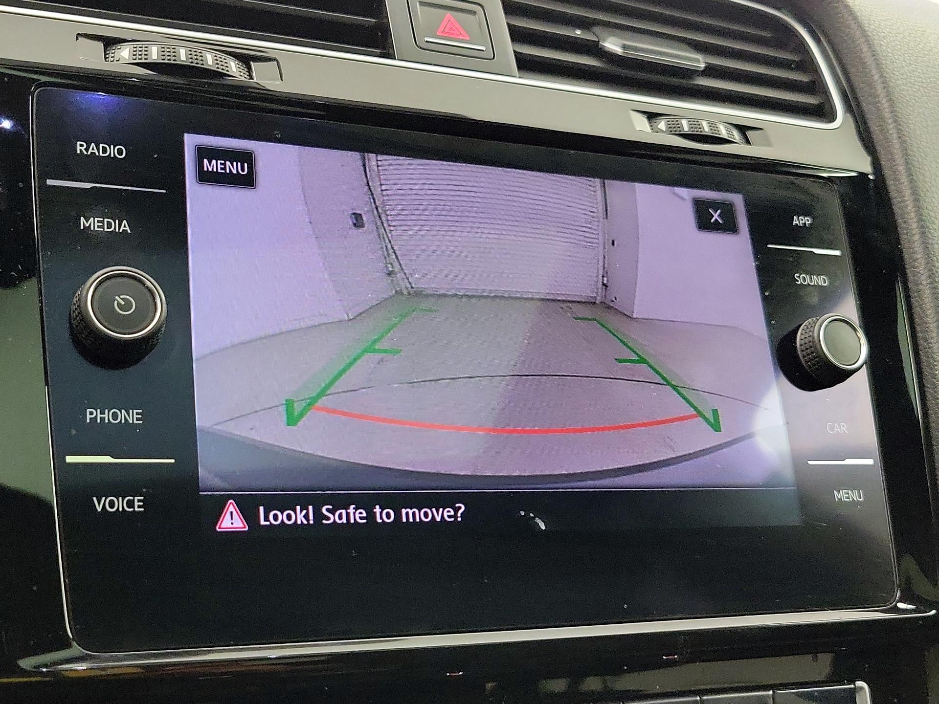 Thumbnail: 2018 Volkswagen Golf - 14