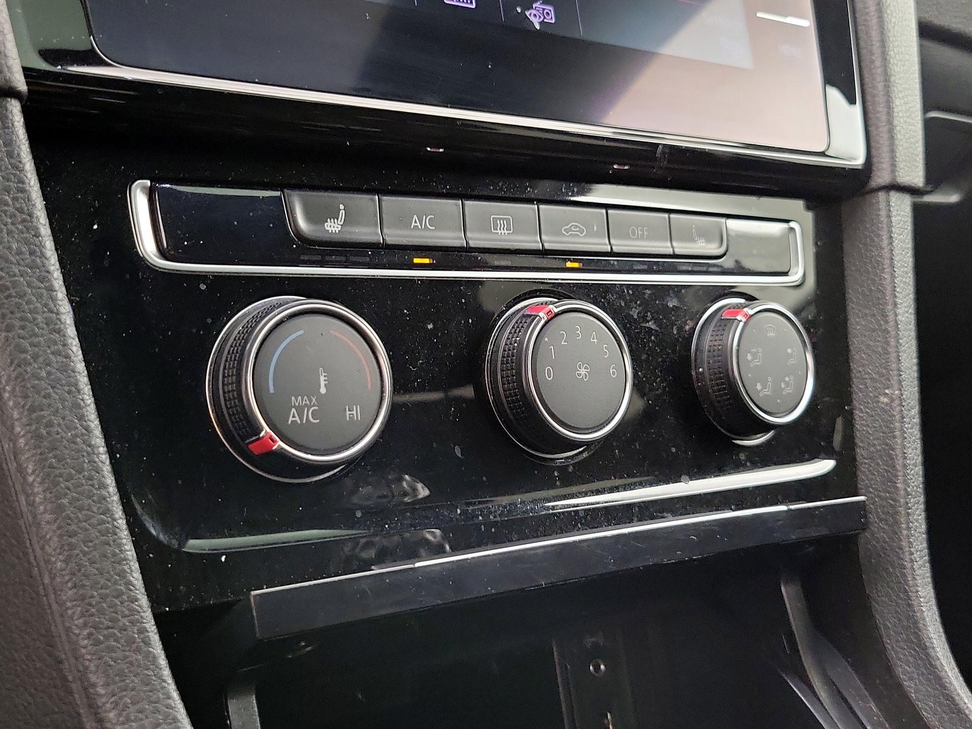 Thumbnail: 2018 Volkswagen Golf - 16