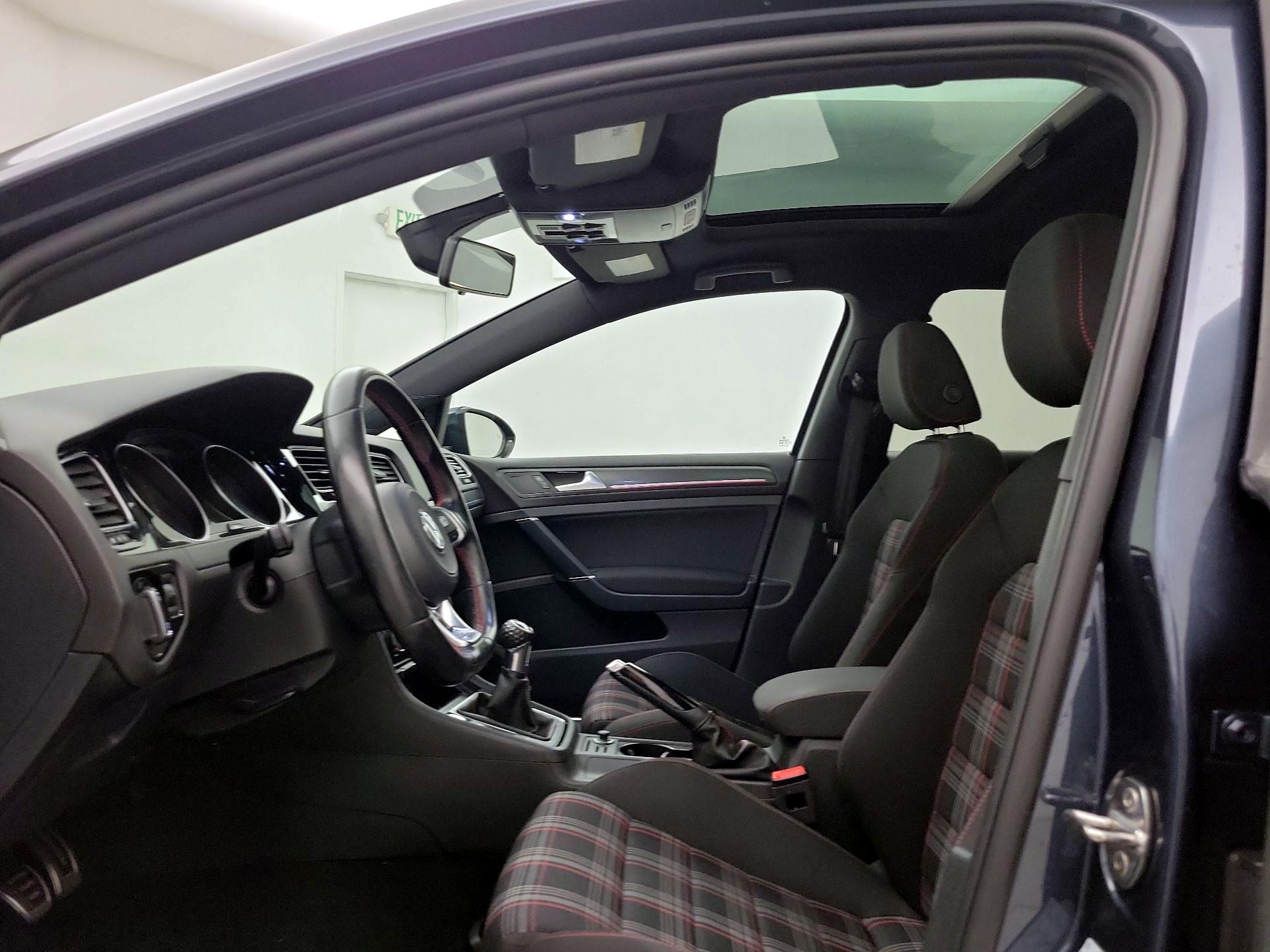 Thumbnail: 2018 Volkswagen Golf - 19