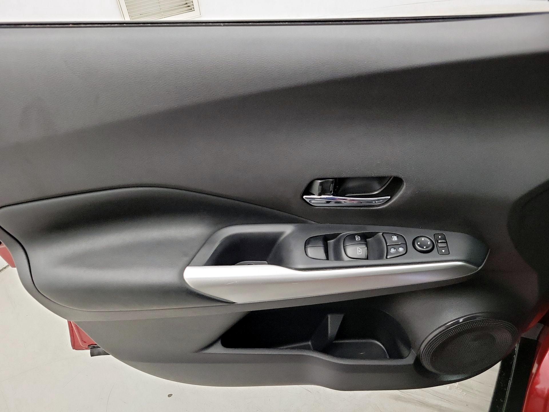 Thumbnail: 2020 Nissan Kicks - 12