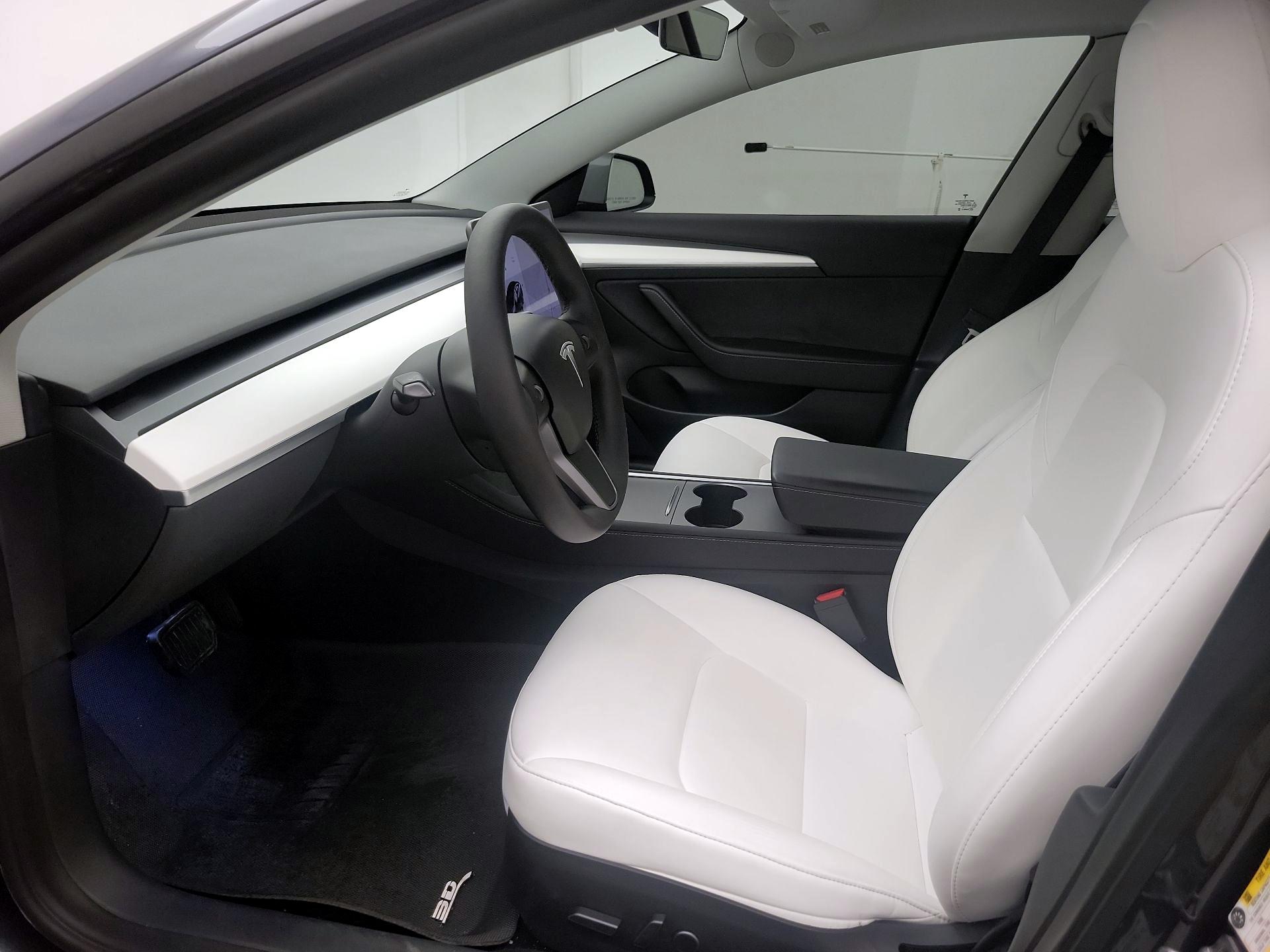 Thumbnail: 2022 Tesla Model 3 - 11