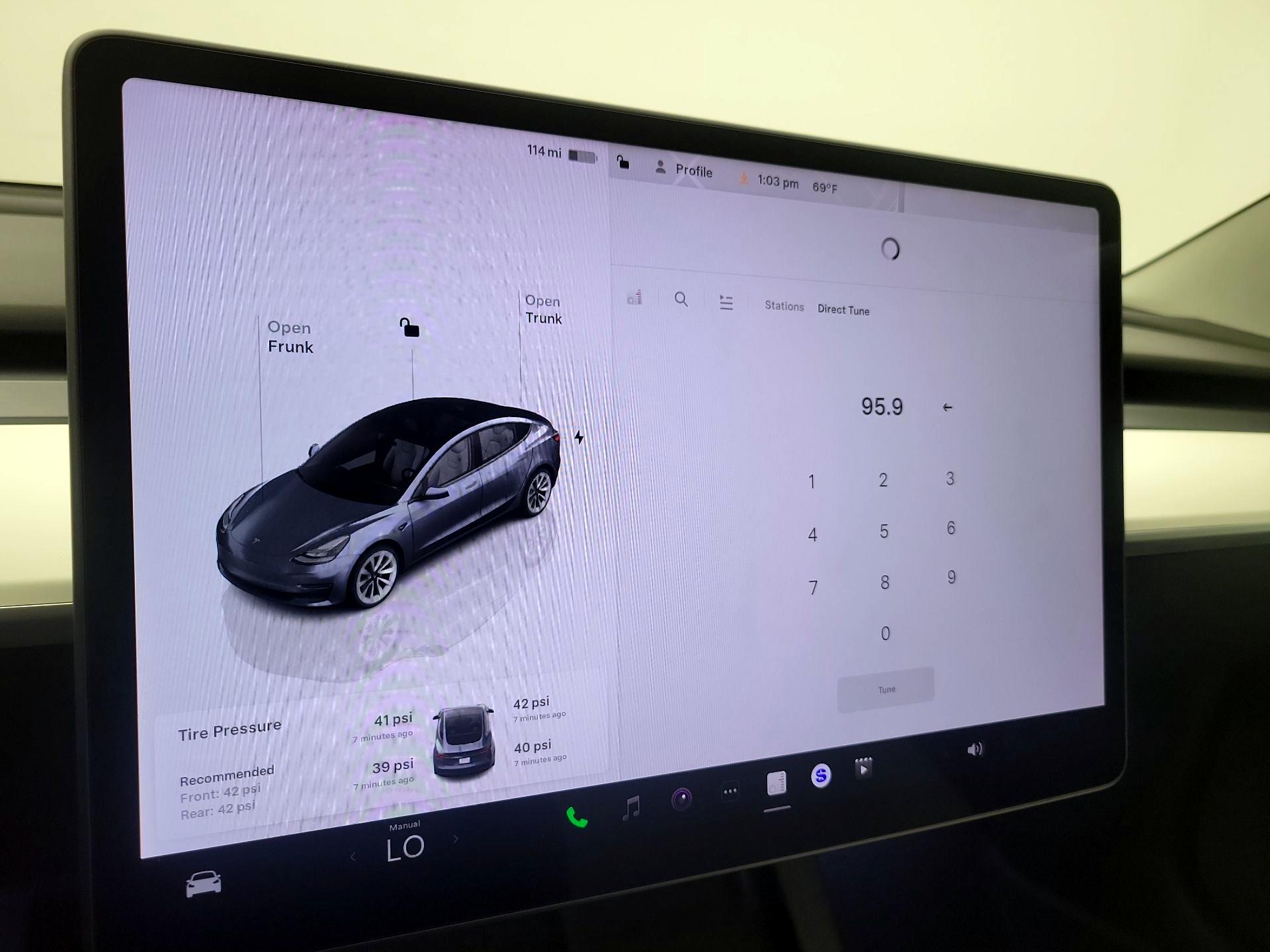 Thumbnail: 2022 Tesla Model 3 - 15