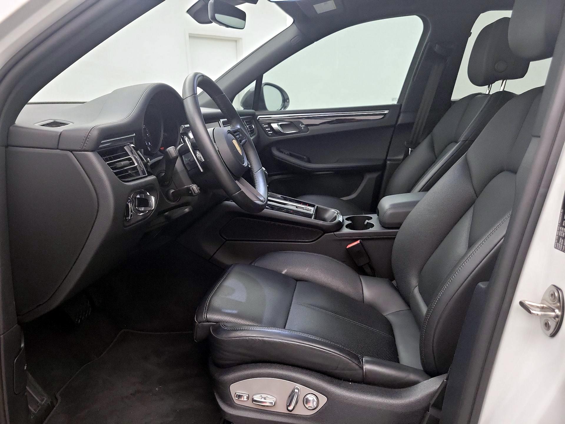 Thumbnail: 2023 Porsche Macan - 11