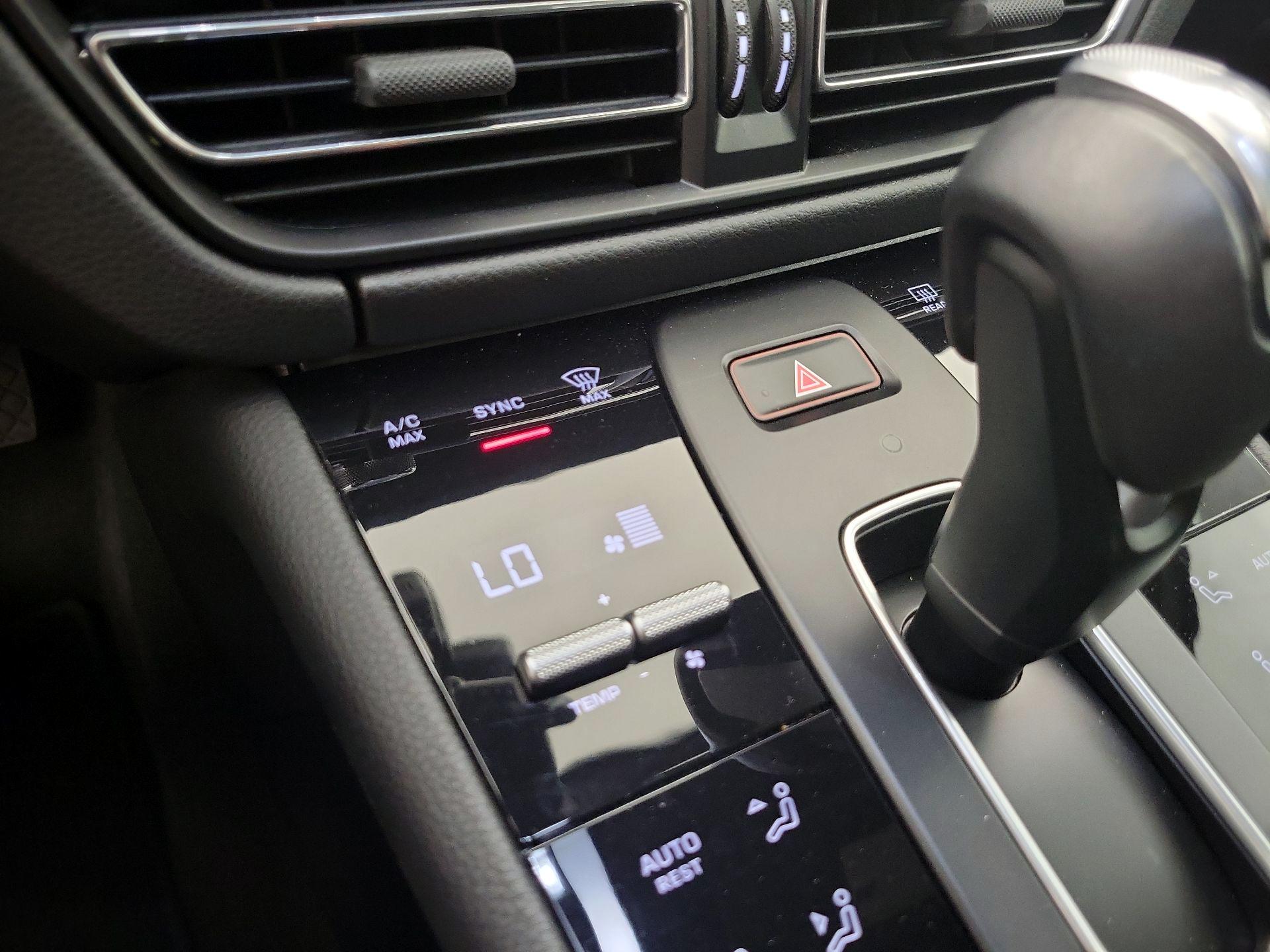 Thumbnail: 2023 Porsche Macan - 17