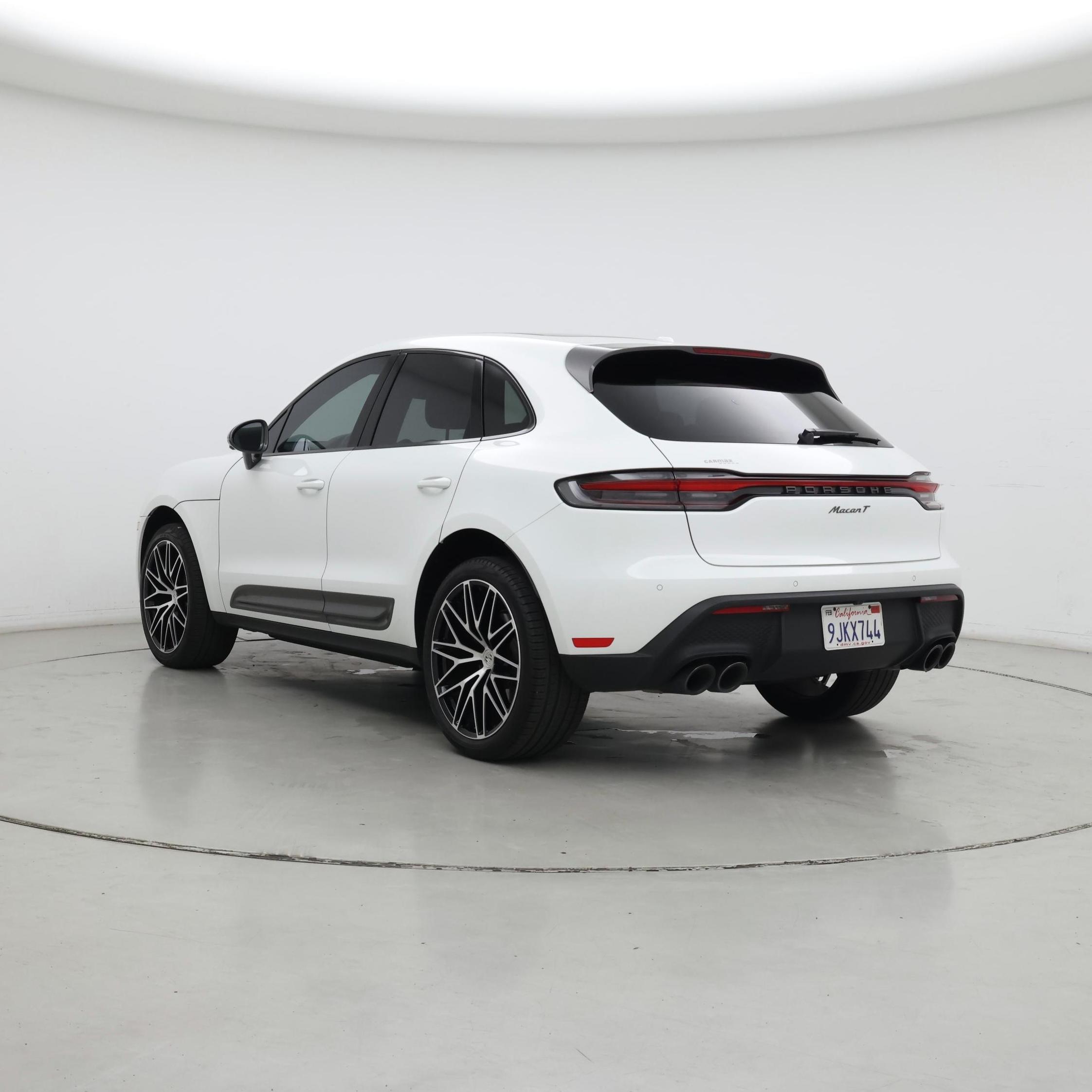 Thumbnail: 2023 Porsche Macan - 2