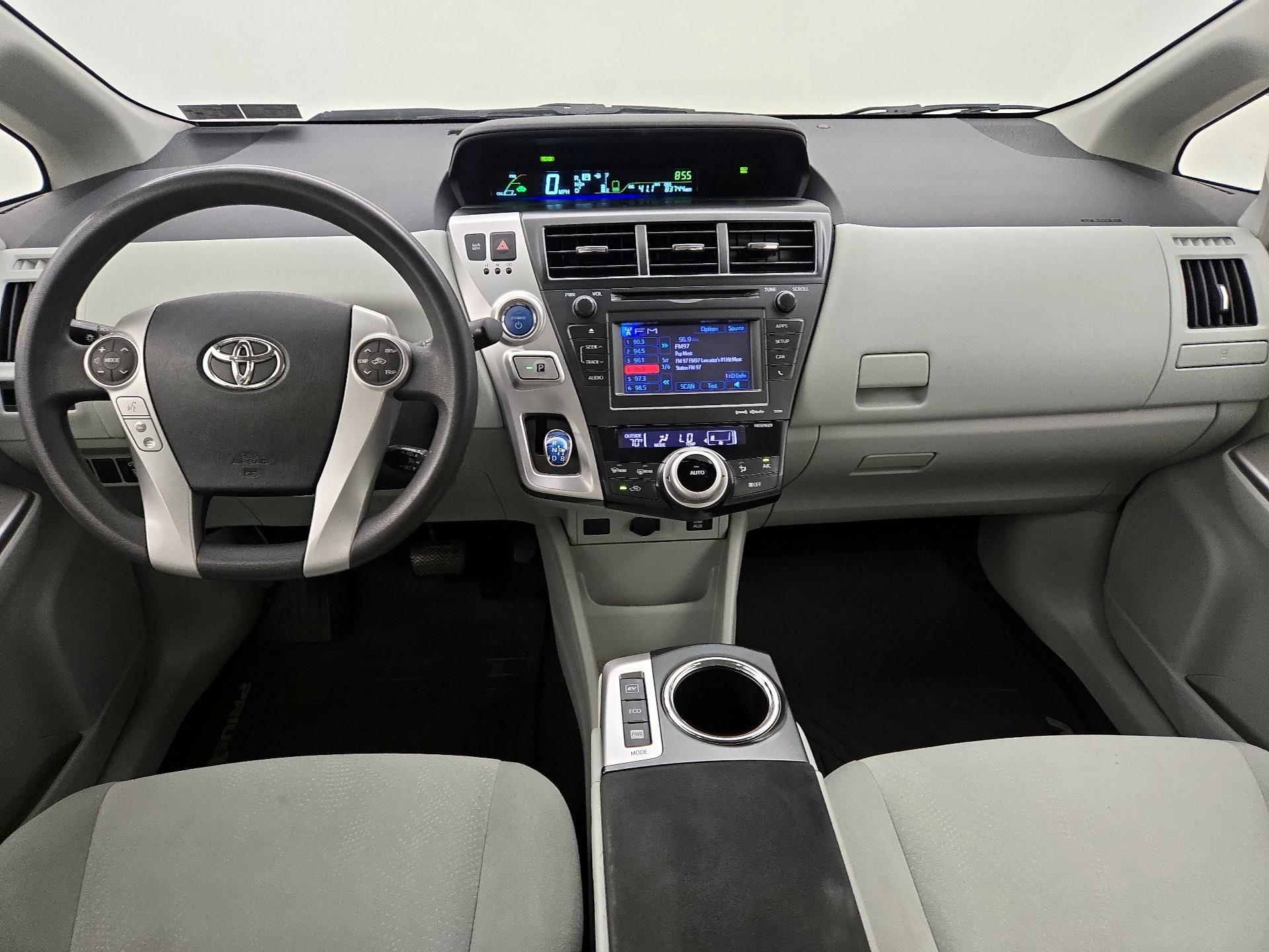 Thumbnail: 2014 Toyota Prius v - 9