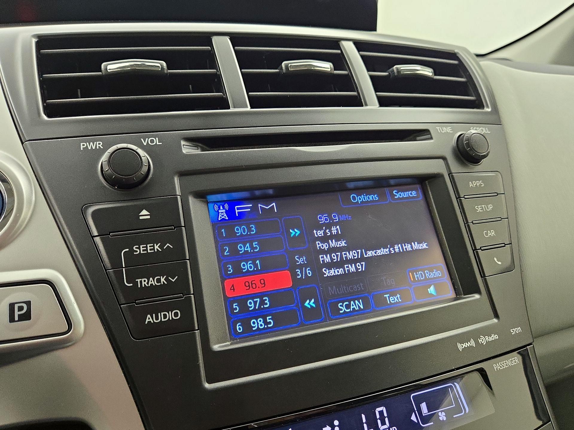 Thumbnail: 2014 Toyota Prius v - 16