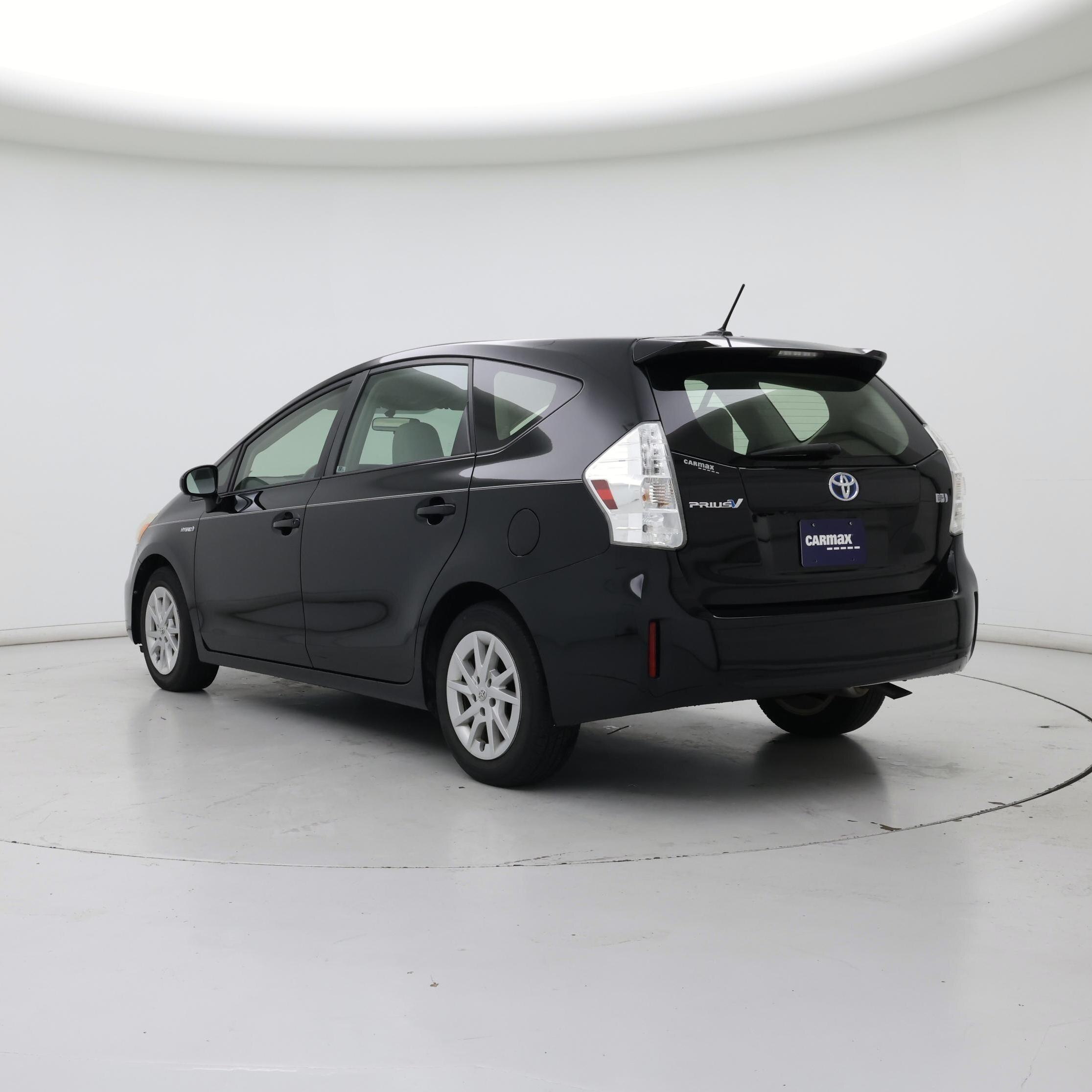 Thumbnail: 2014 Toyota Prius v - 2