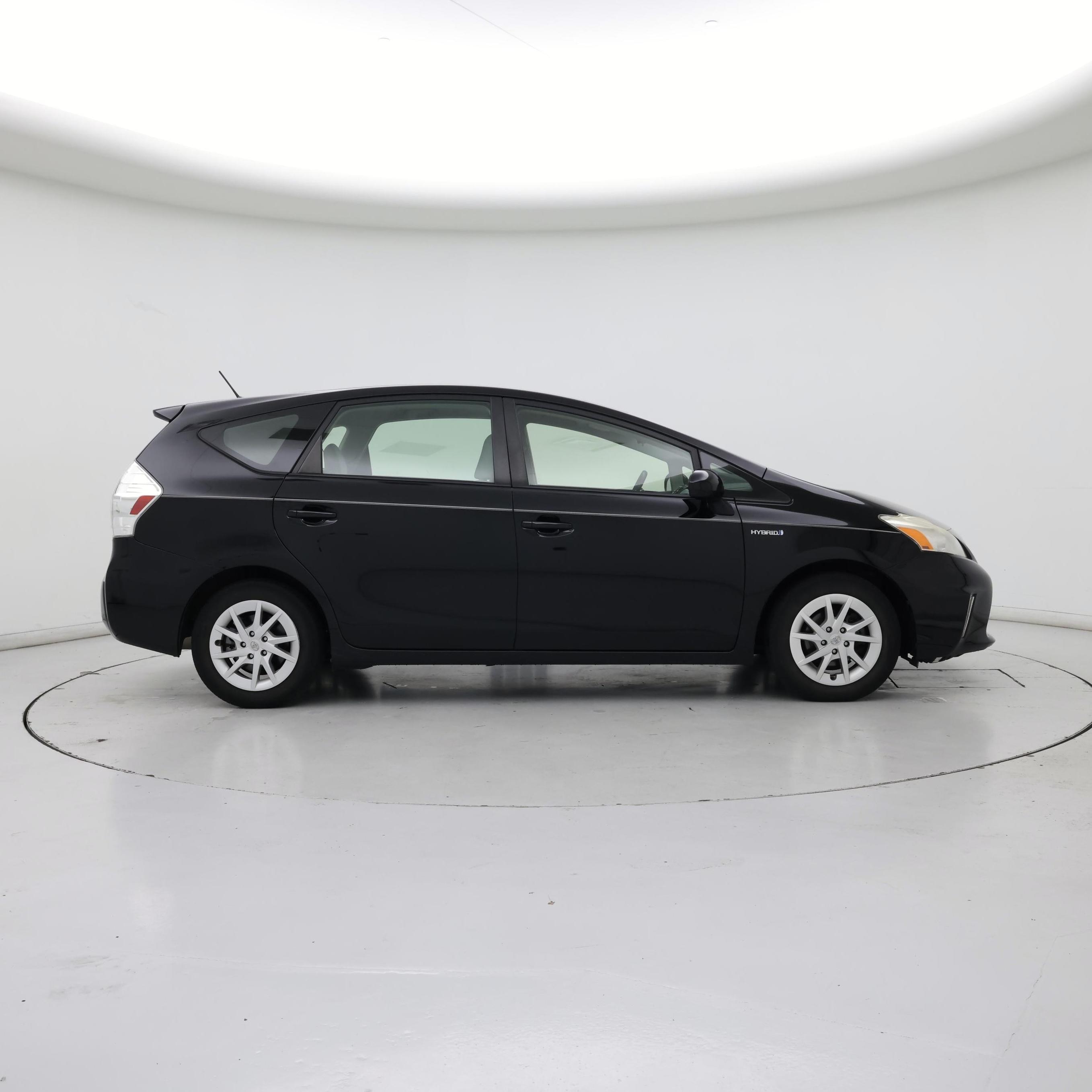 Thumbnail: 2014 Toyota Prius v - 7