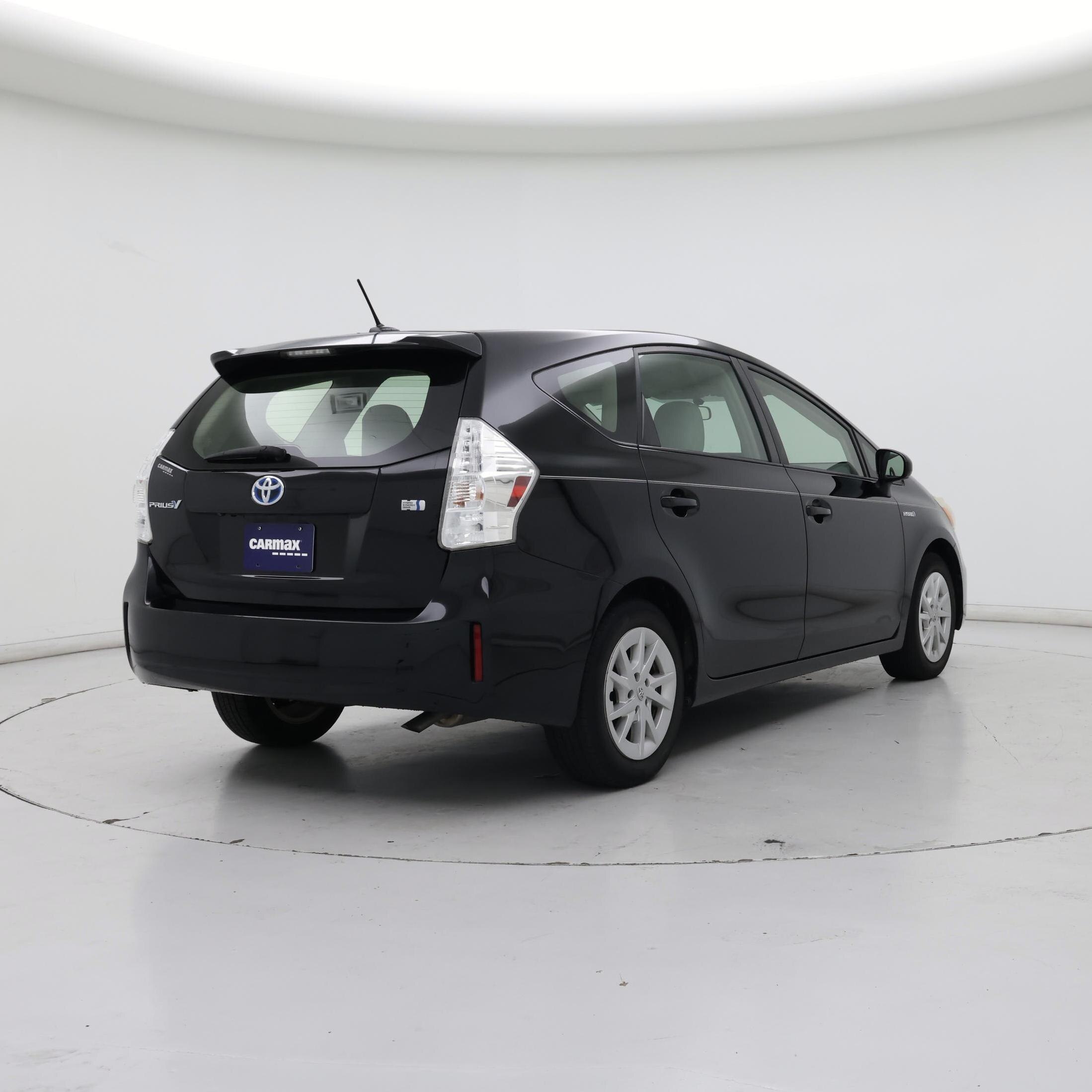 Thumbnail: 2014 Toyota Prius v - 8