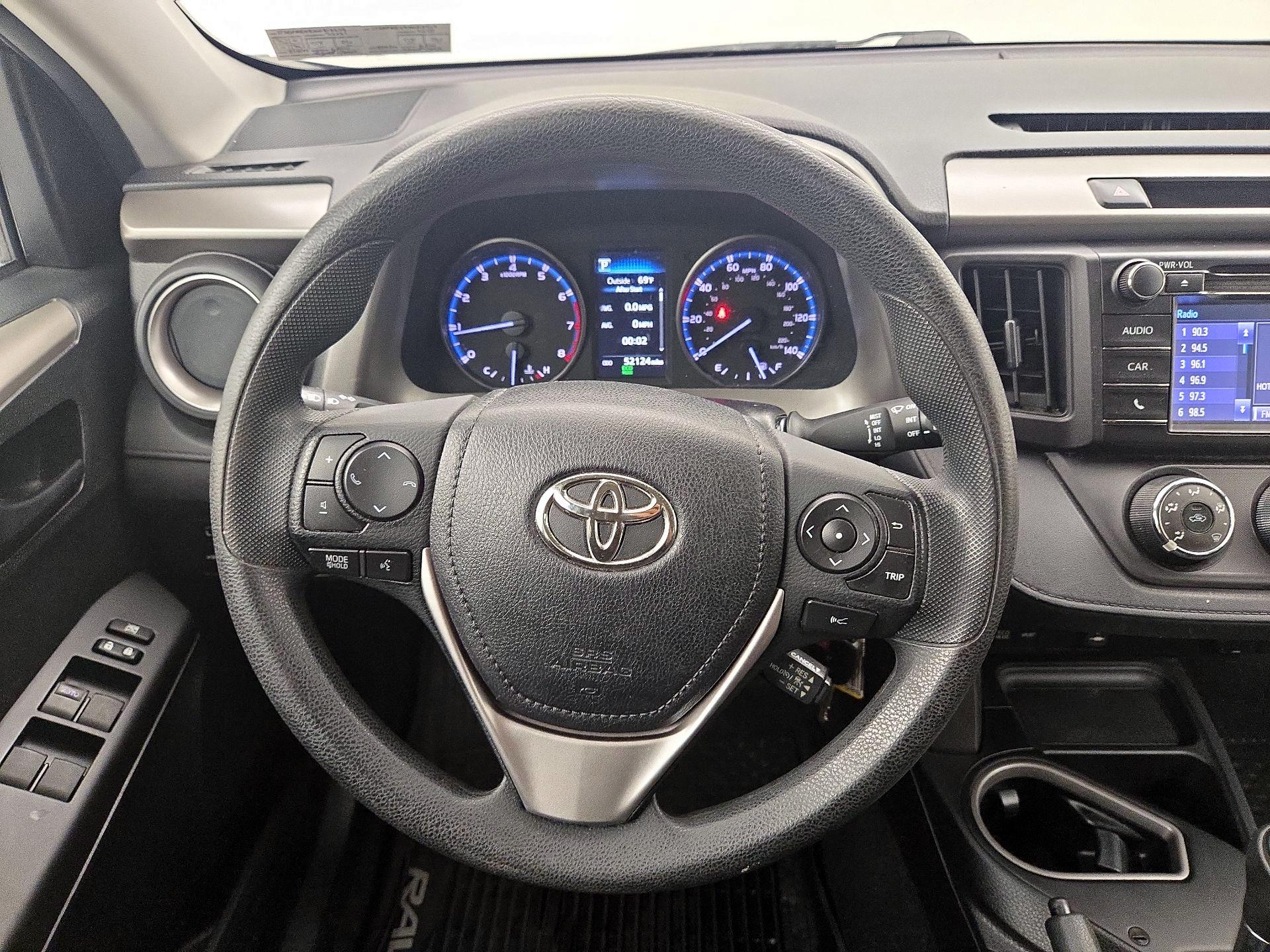 Thumbnail: 2018 Toyota RAV4 - 10